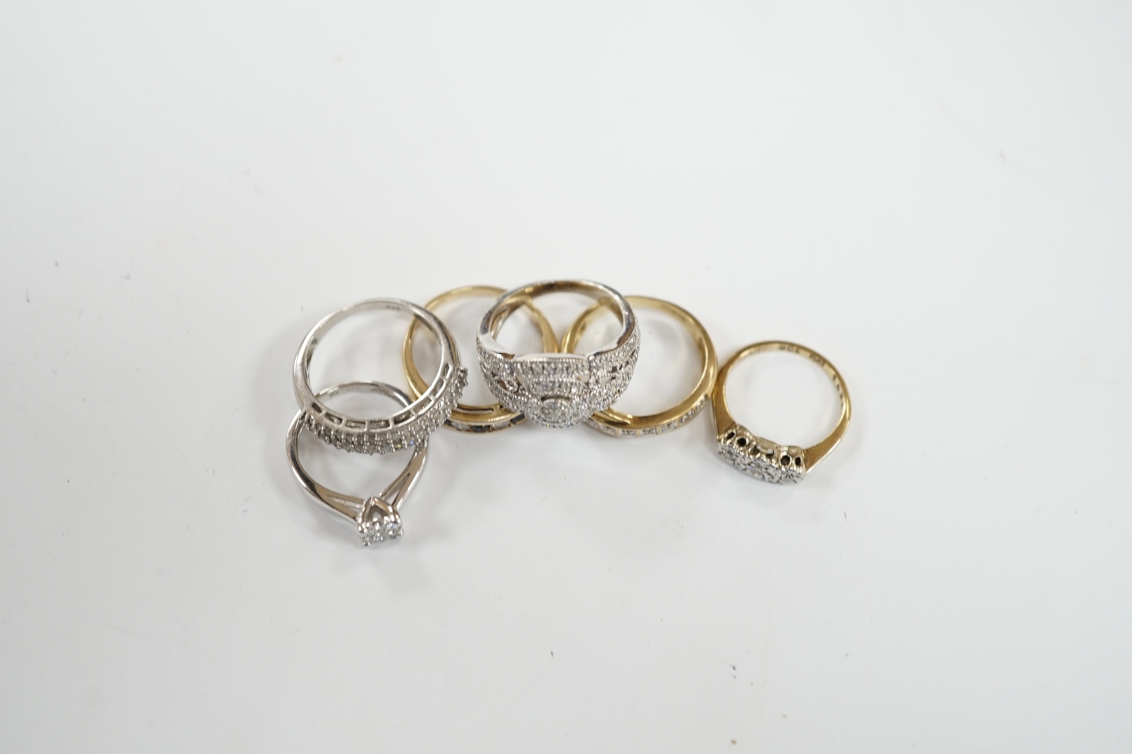 Five assorted modern 9ct and gem set rings including diamond chip cluster and sapphire and diamond - Image 5 of 5
