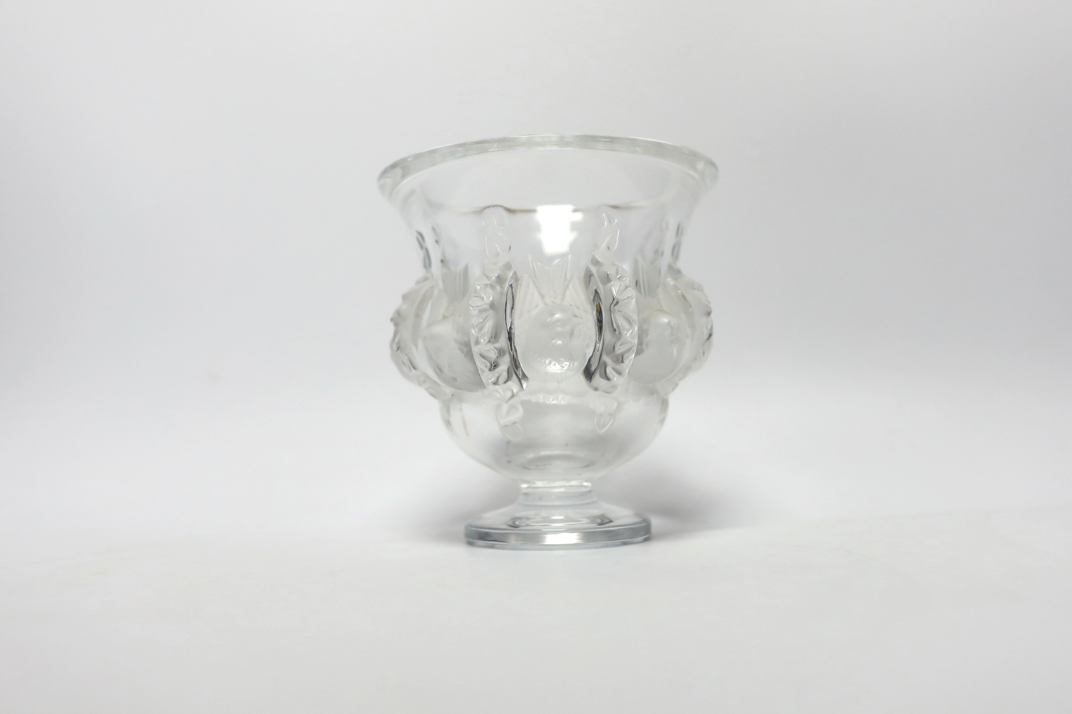 A later 20th century Lalique glass pedestal vase decorated in the Dampierre pattern, engraved - Image 2 of 4