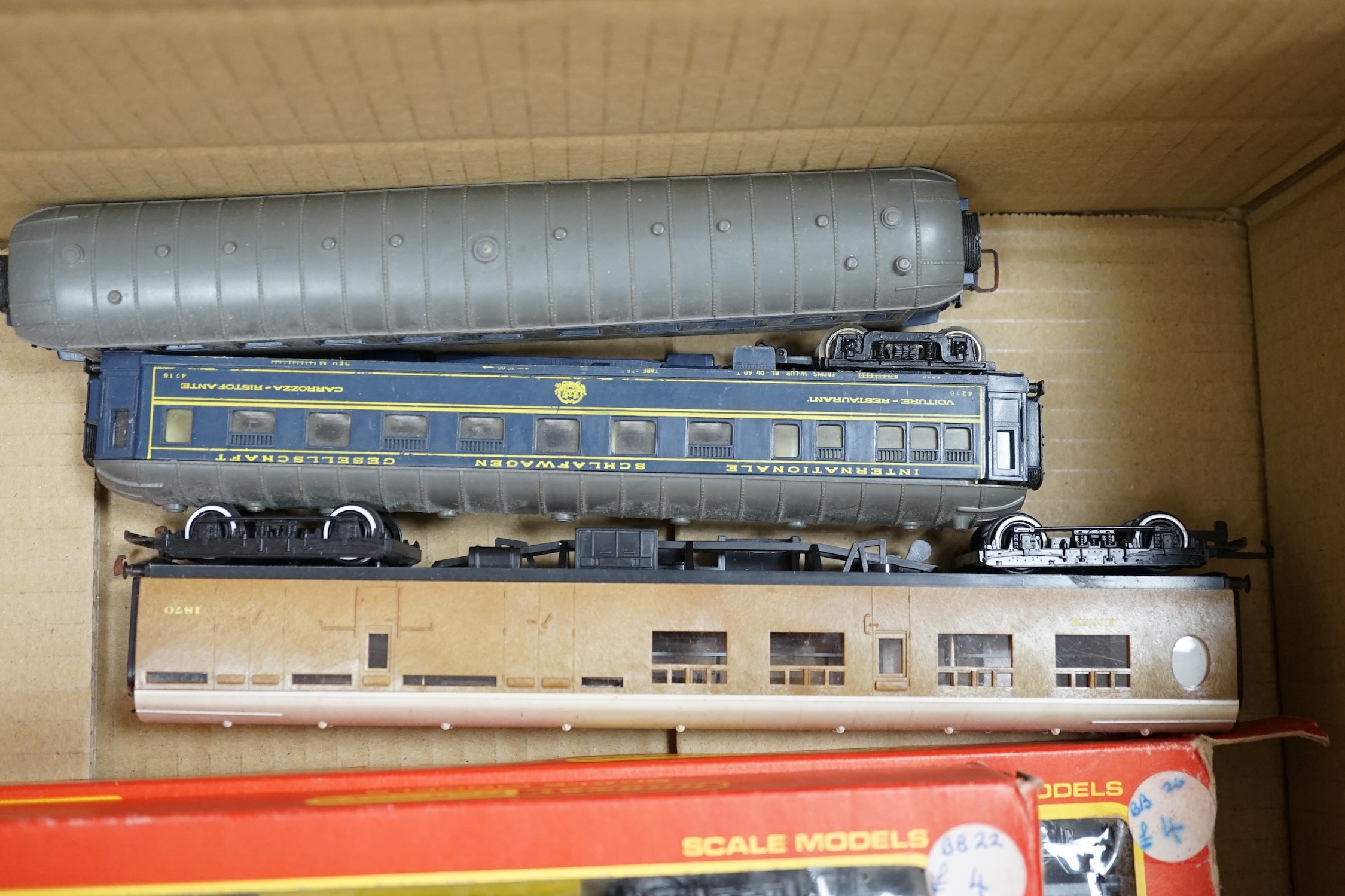 Fifteen 00 gauge model railway items by Hornby Railways, Lima, etc. including six locomotives; a - Image 11 of 12