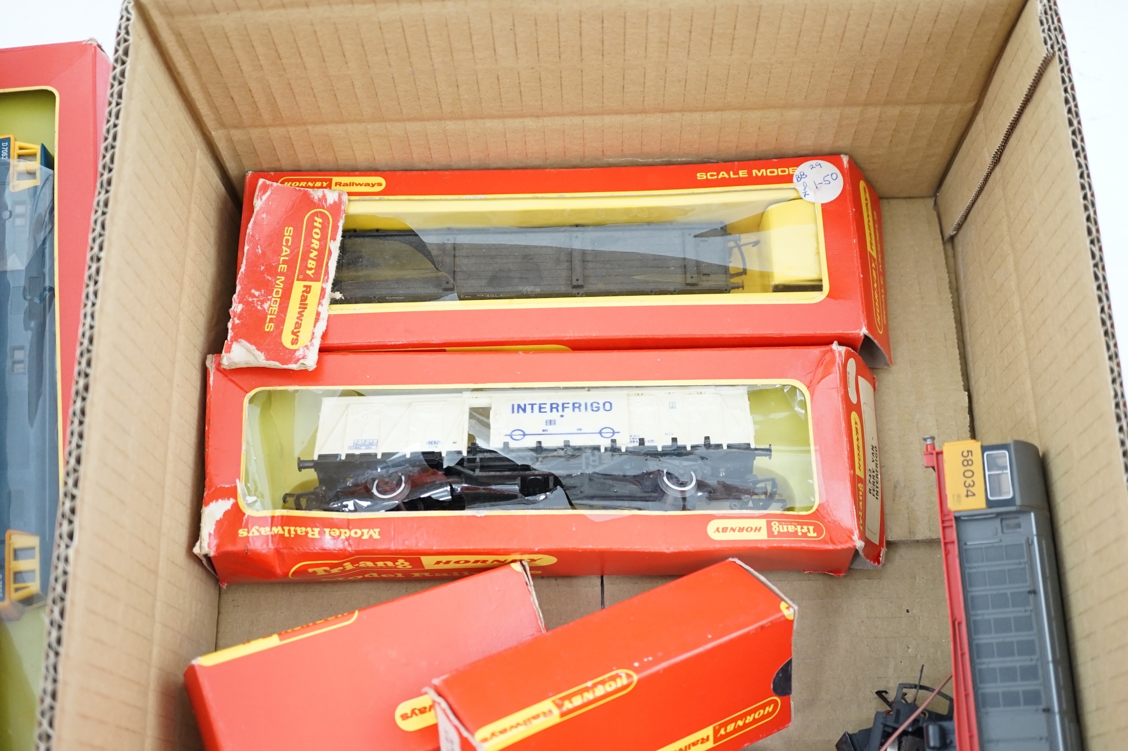 Twenty-three 00 gauge model railway items by Hornby Railways, Lima, etc. including eleven - Image 7 of 10