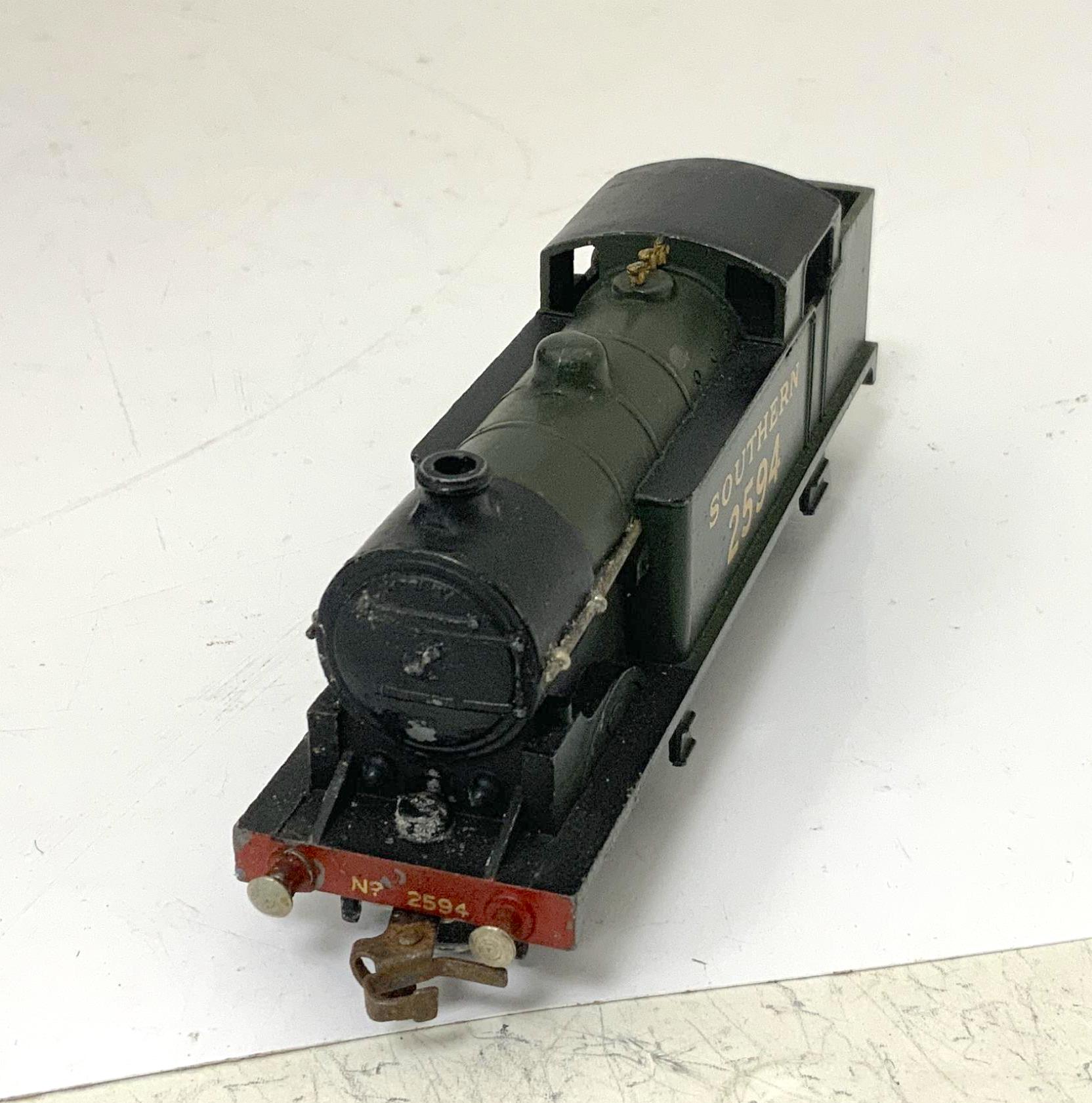A boxed Hornby Dublo EDG7 Southern Railway Tank Goods Set, comprising of an SR Class N2 0-6-2T - Bild 10 aus 10