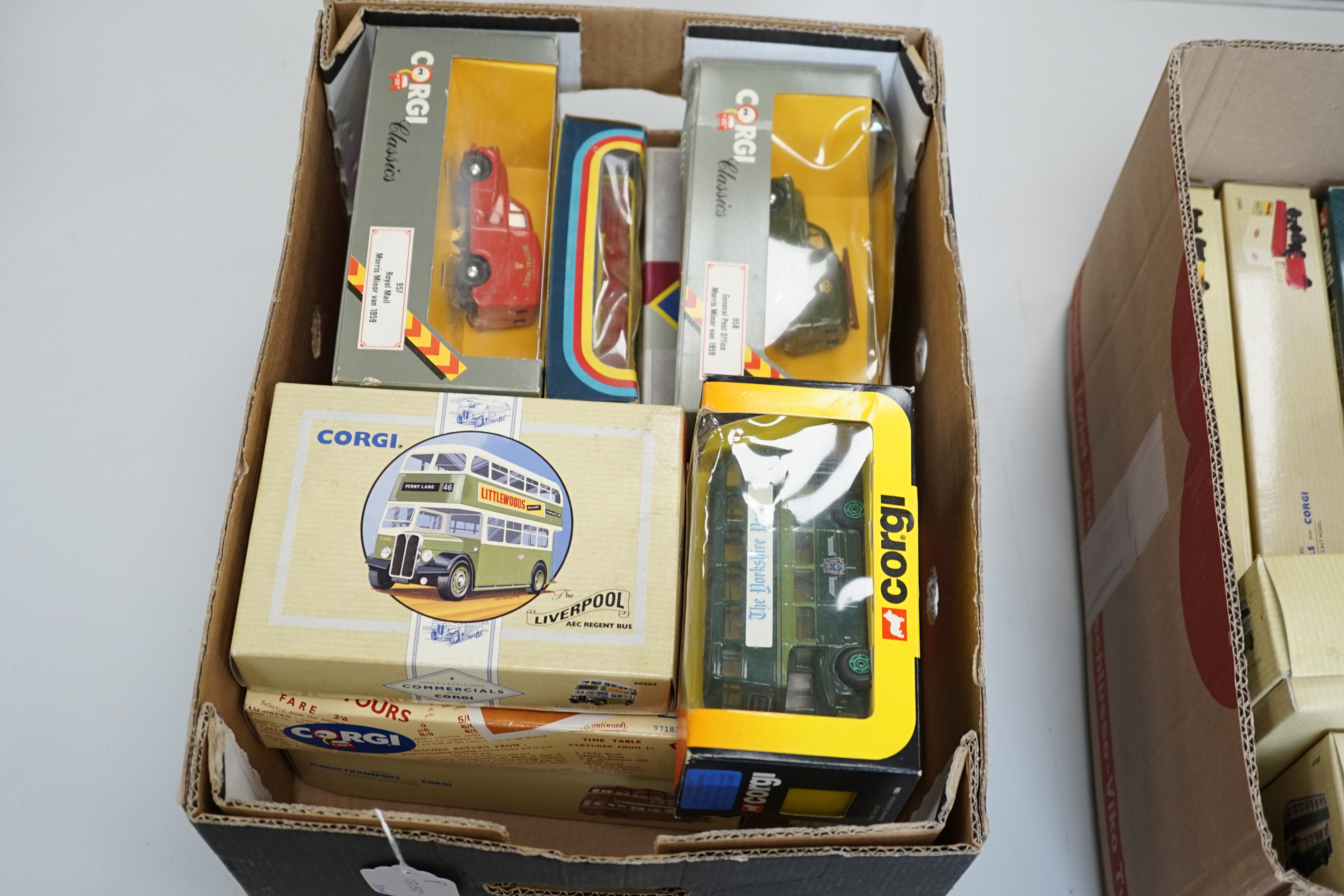 Thirty-three boxed Corgi Classics, etc. diecast buses, coaches and commercial vehicles, operators - Image 4 of 10