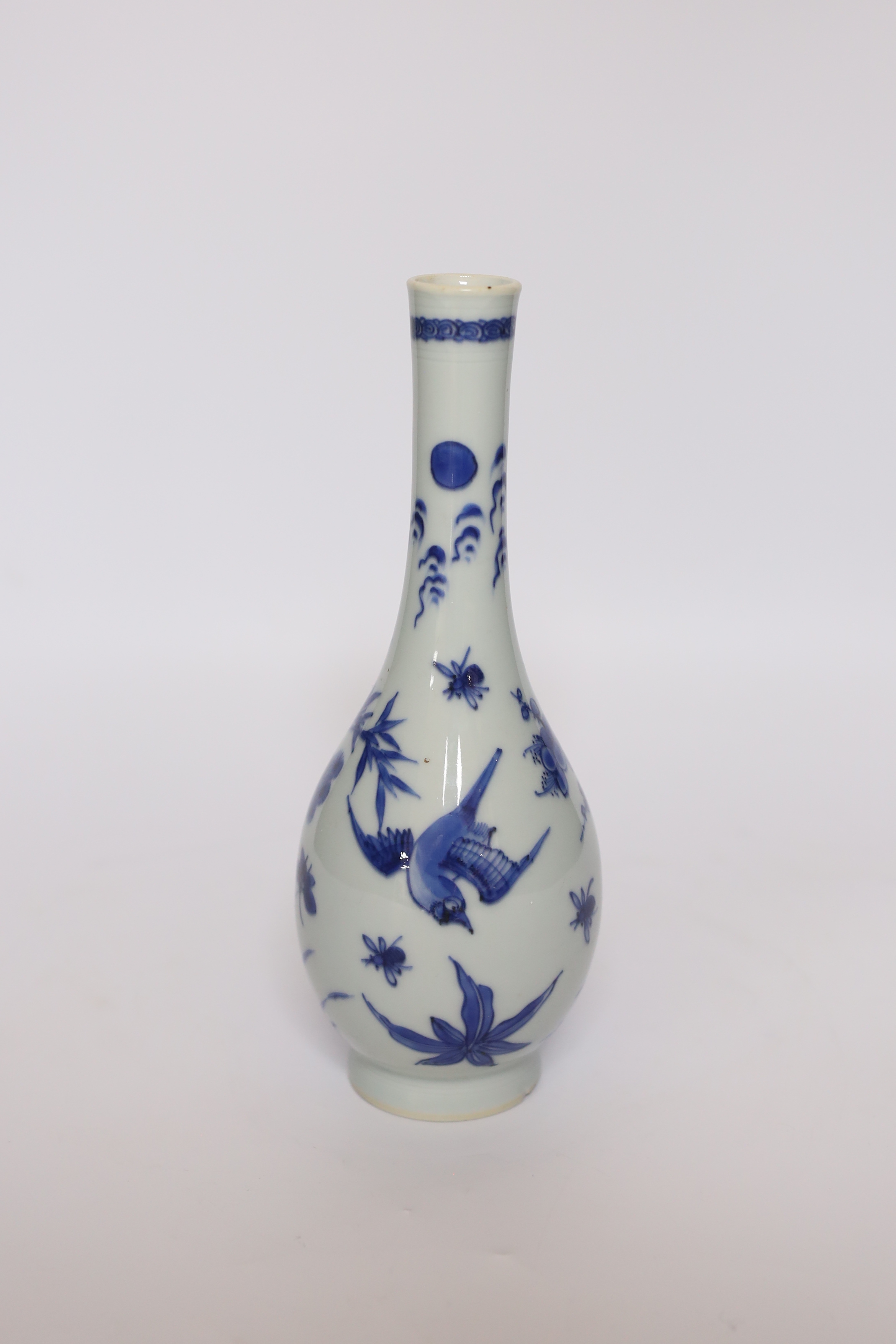 A Chinese blue and white bottle vase, Kangxi period, 22cm - Image 2 of 4