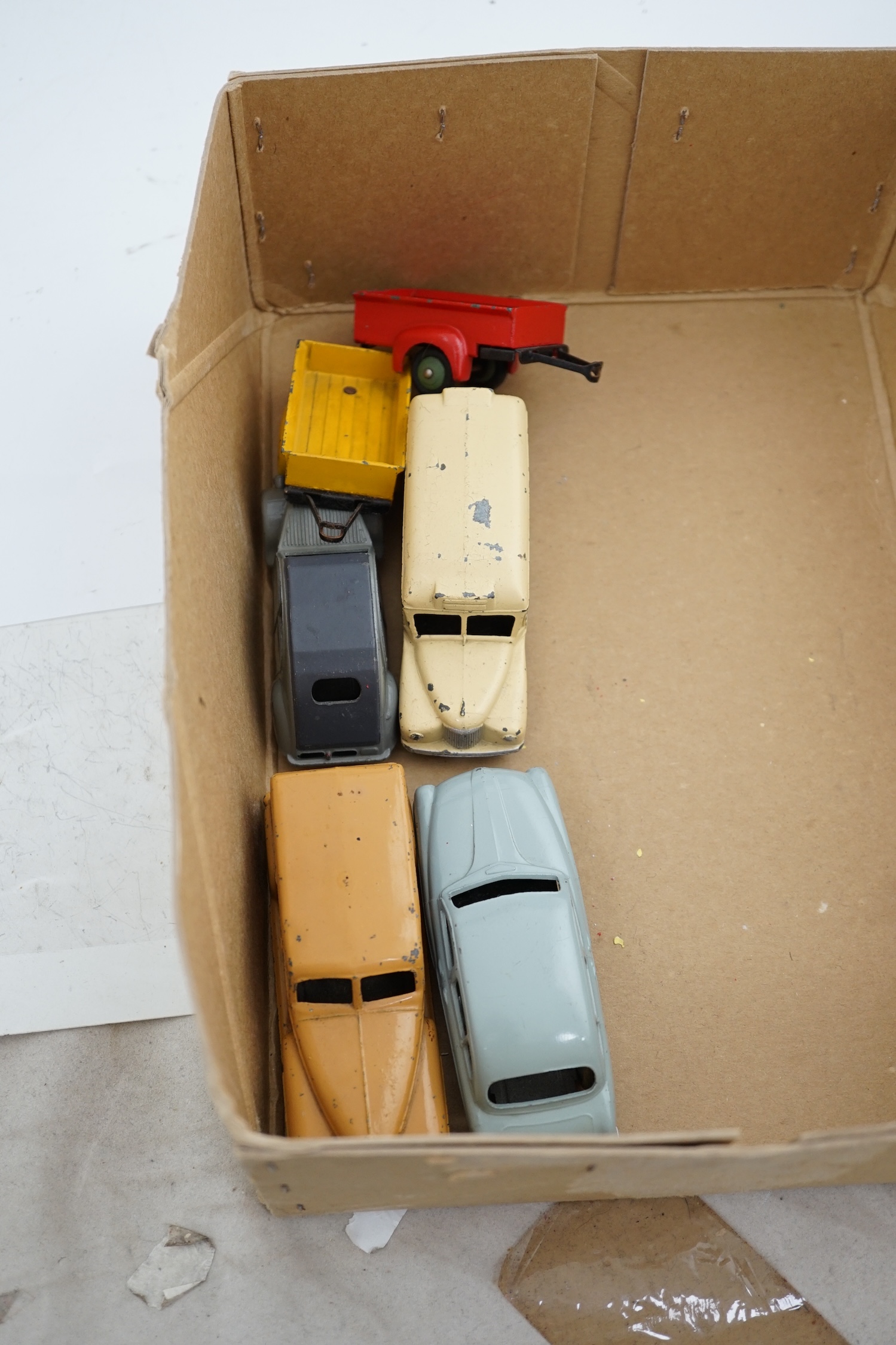 Twenty-seven Dinky Toys and French Dinky Toys, together with other diecast vehicles by Spot-On, - Image 4 of 5