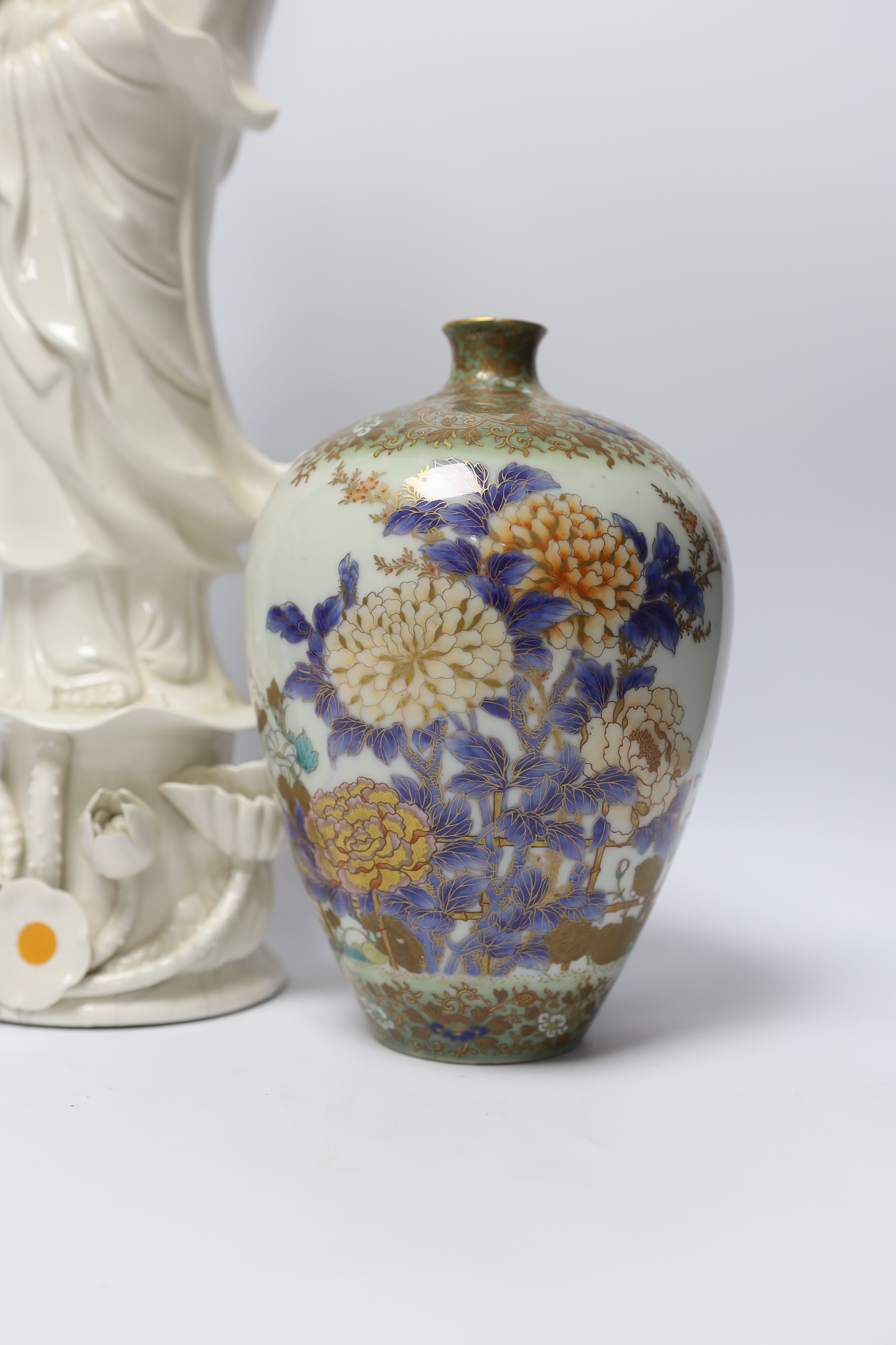 A 19th century Chinese blanc de chine figure of Guanyin, 20th century ‘dragon’ vase and a Japanese - Image 4 of 7