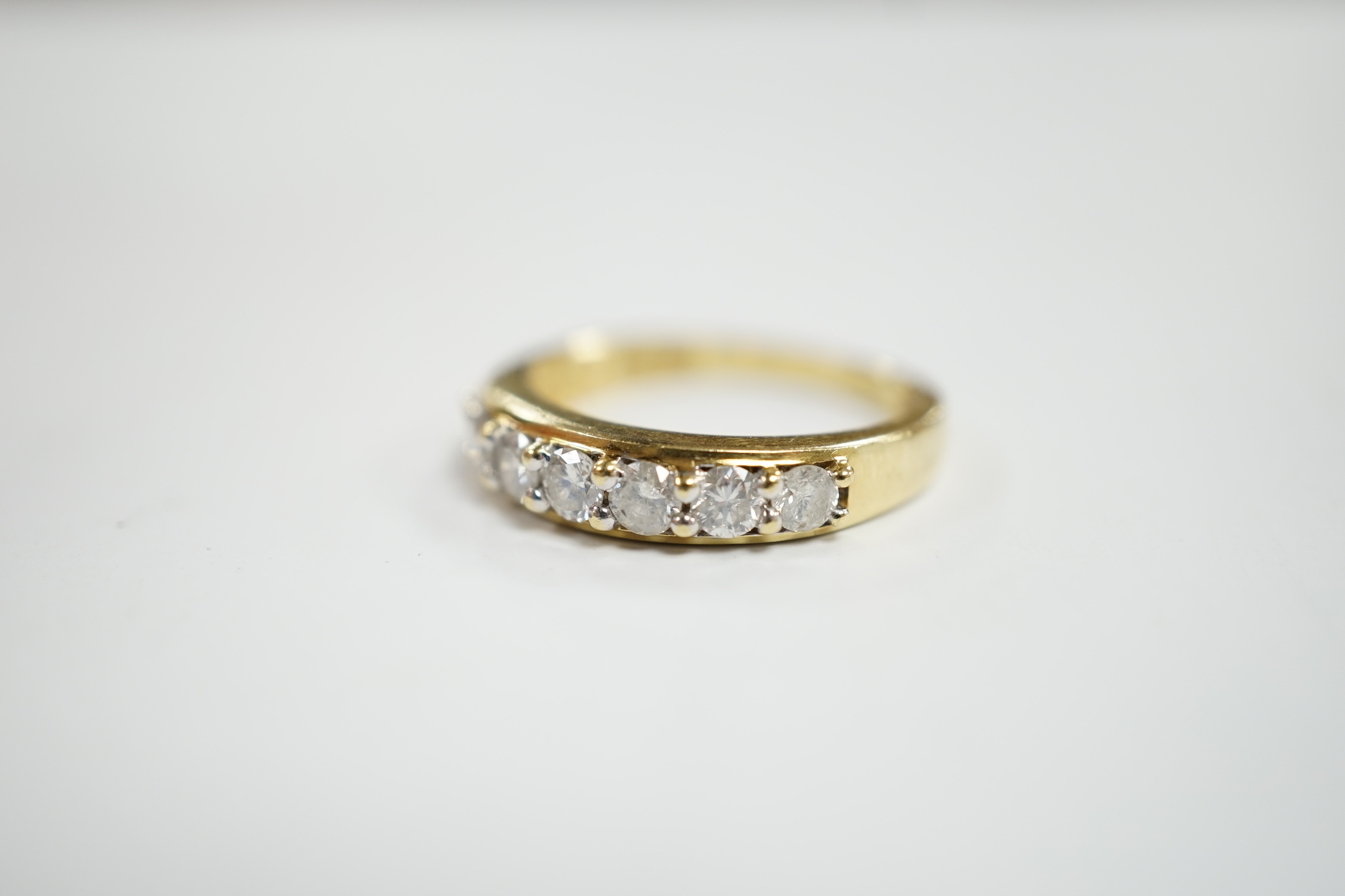 A modern 18ct gold and seven stone diamond set half hoop ring, size N, gross weight 4 grams. - Image 3 of 4