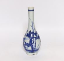 A Chinese blue and white bottle vase, Kangxi period, 22cm