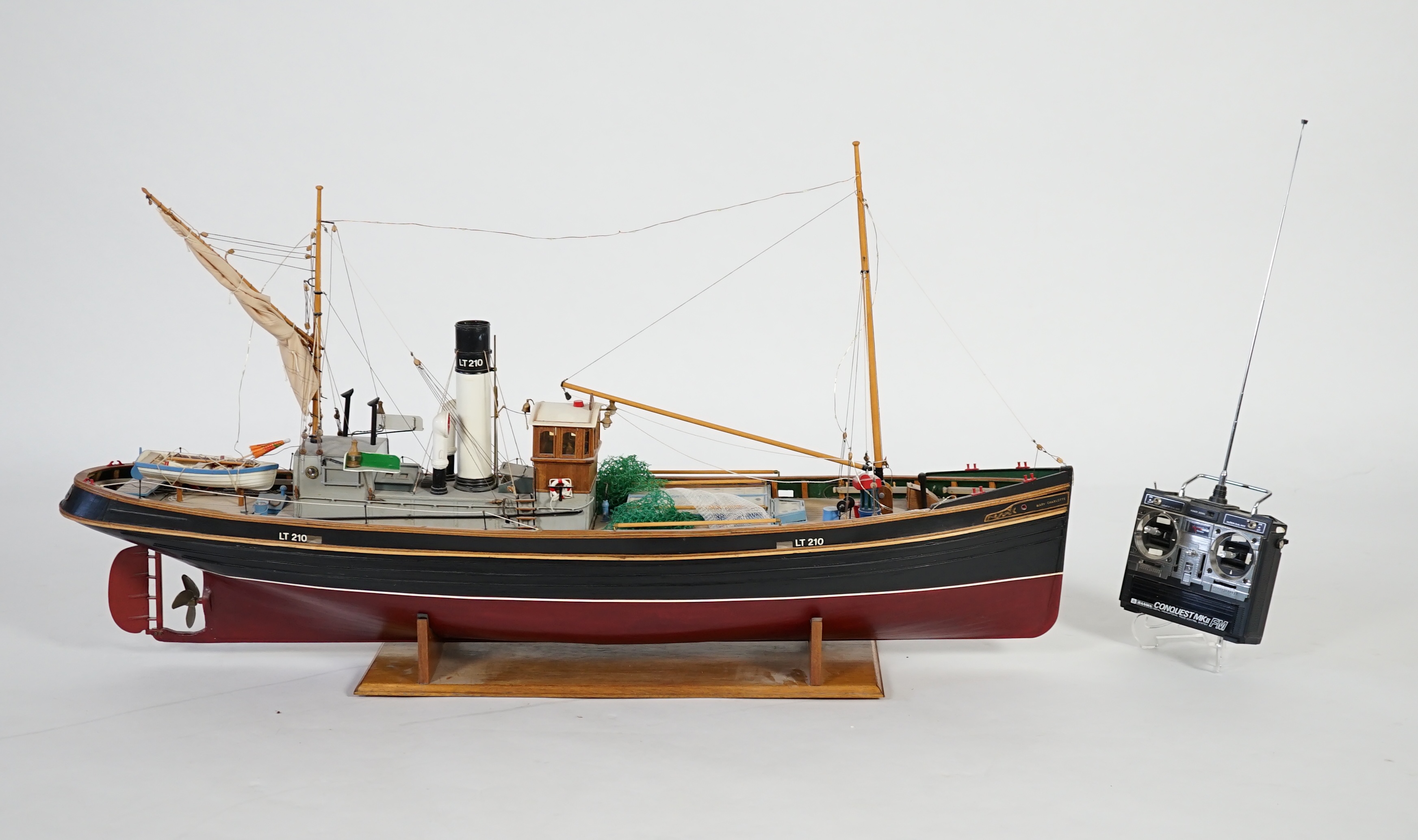 A kit-built Maxwell Hemmens pond yacht style live steam model of a herring drifter, LT210, 120cm