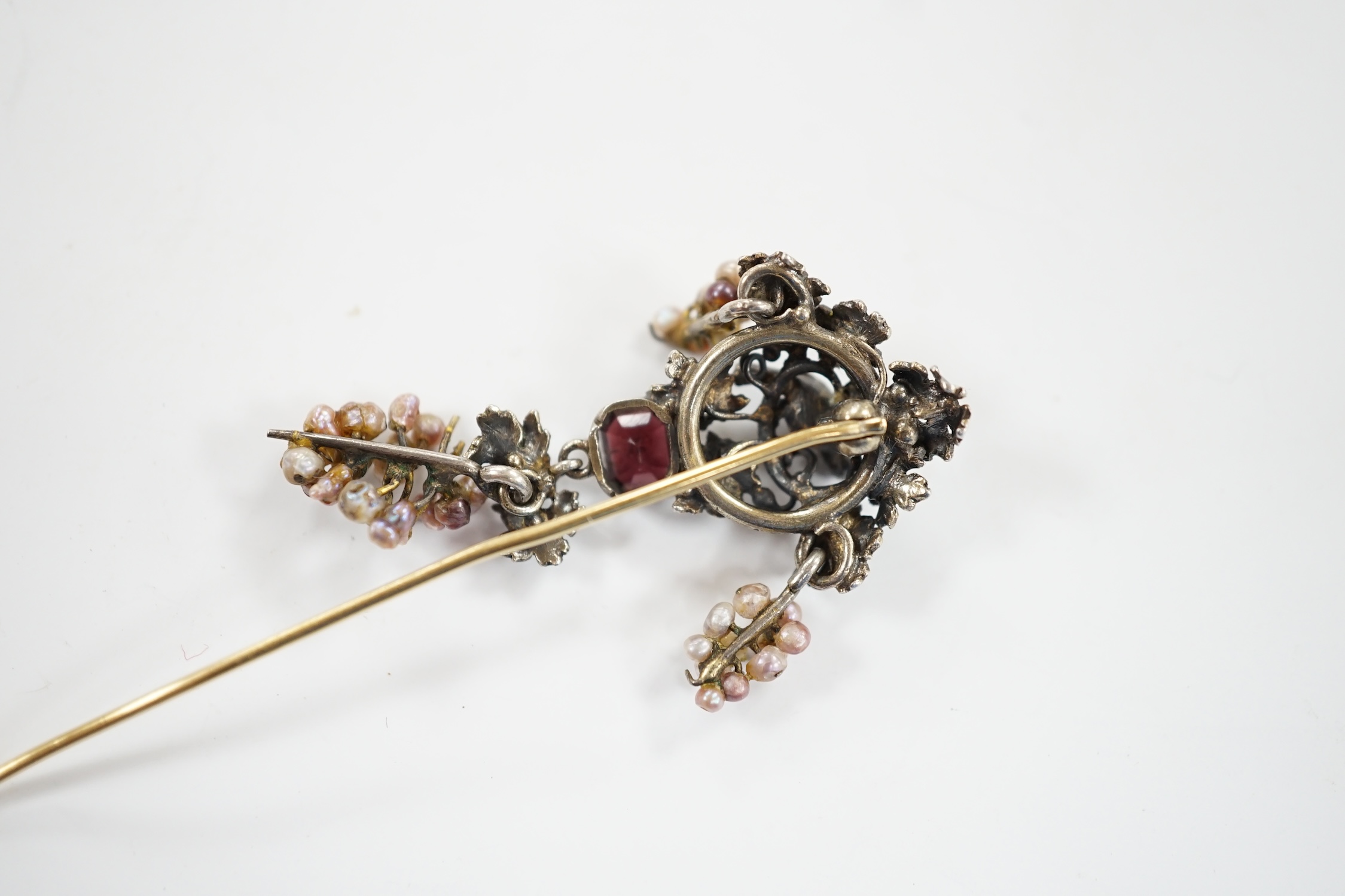 A 19th century Austro-Hungarian white metal garnet, enamel and seed baroque pearl set stick pin ( - Image 5 of 5