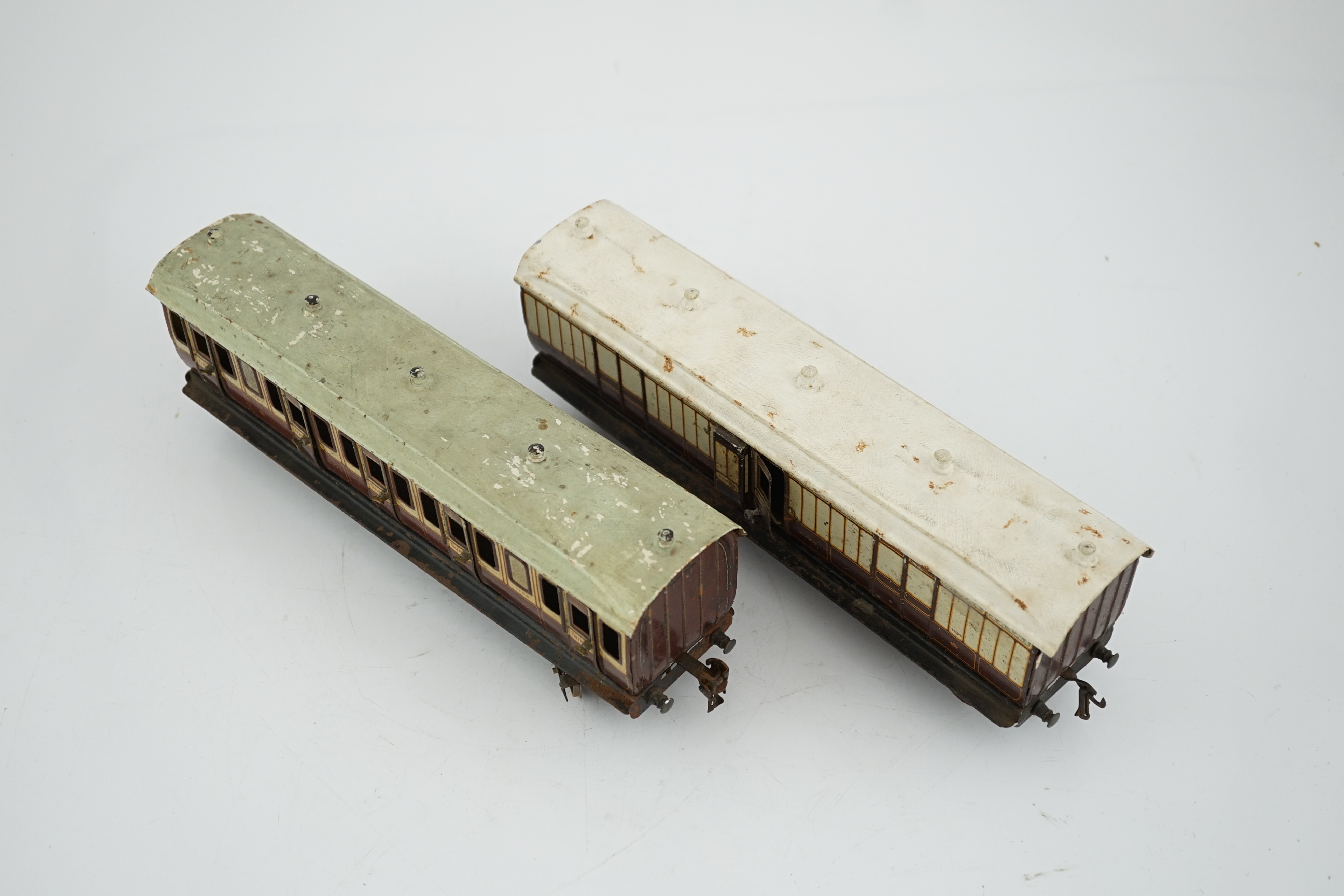 Two Marklin 0 gauge tinplate LNWR coaches; a First Third composite and a Full Guard’s van - Image 2 of 5