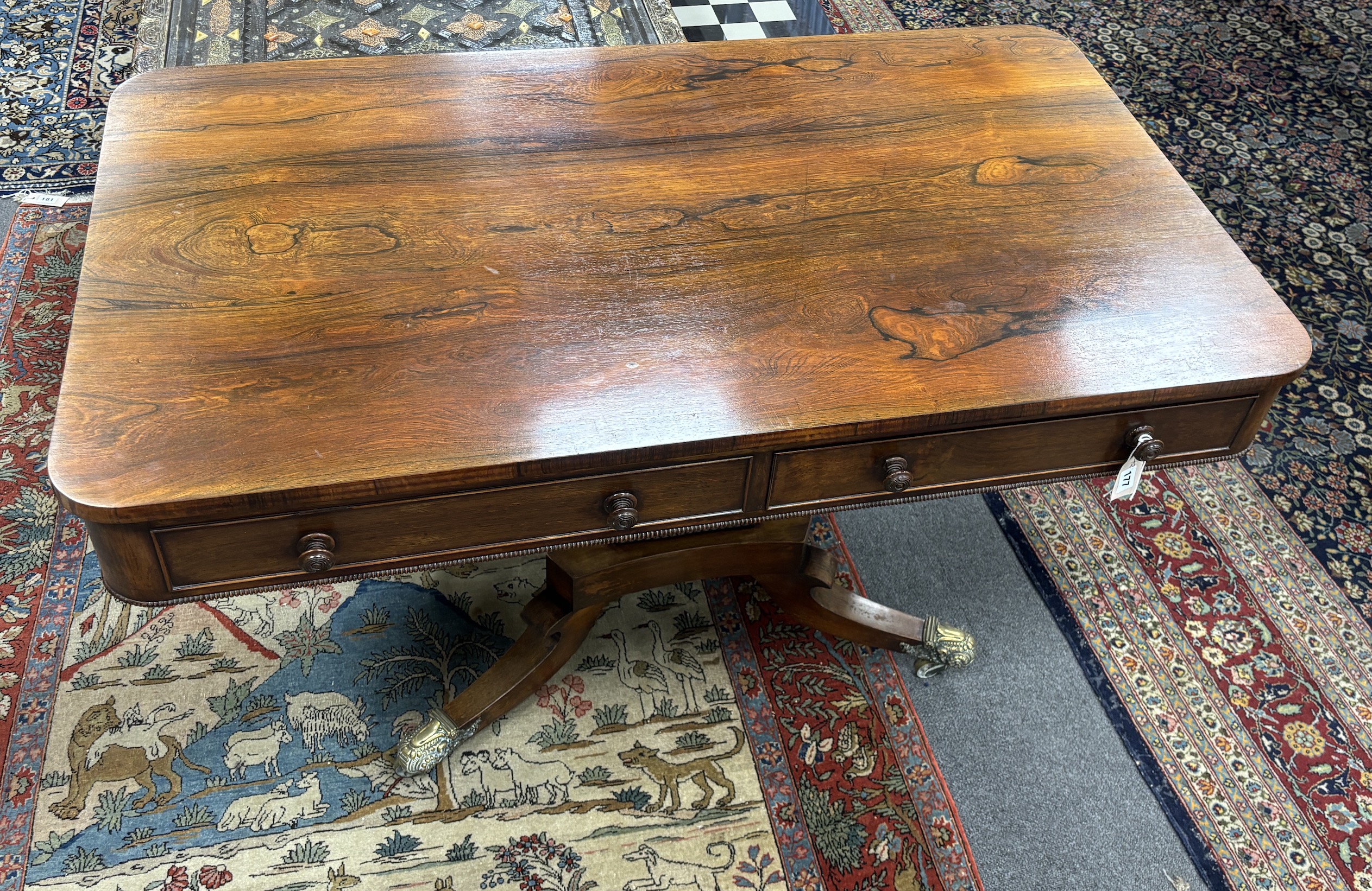 A Regency rectangular rosewood centre / library table, fitted two frieze drawers and two dummy - Bild 4 aus 4