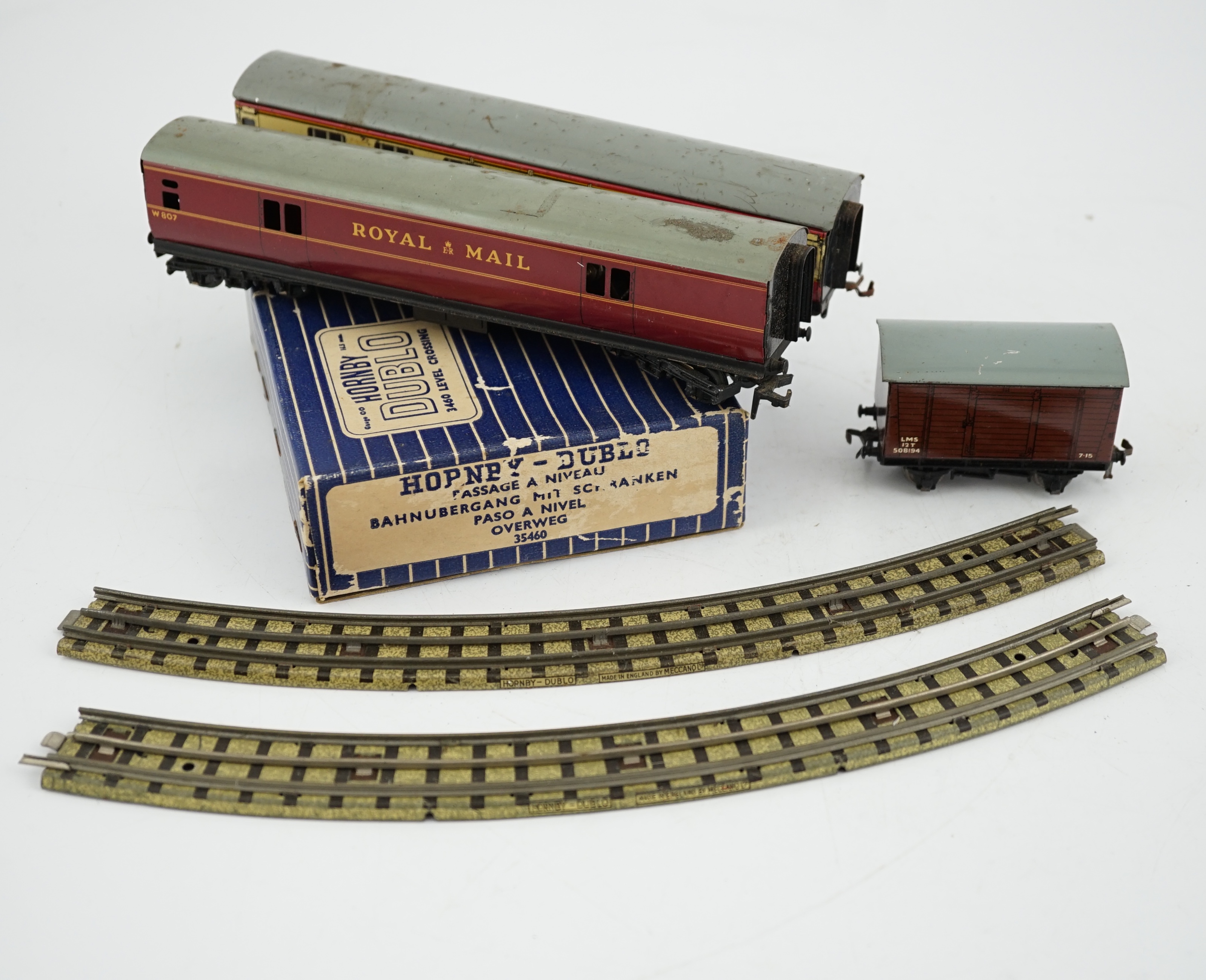 A collection of Hornby Dublo railway for 3-rail running, including a boxed Duchess of Atholl, - Bild 8 aus 14