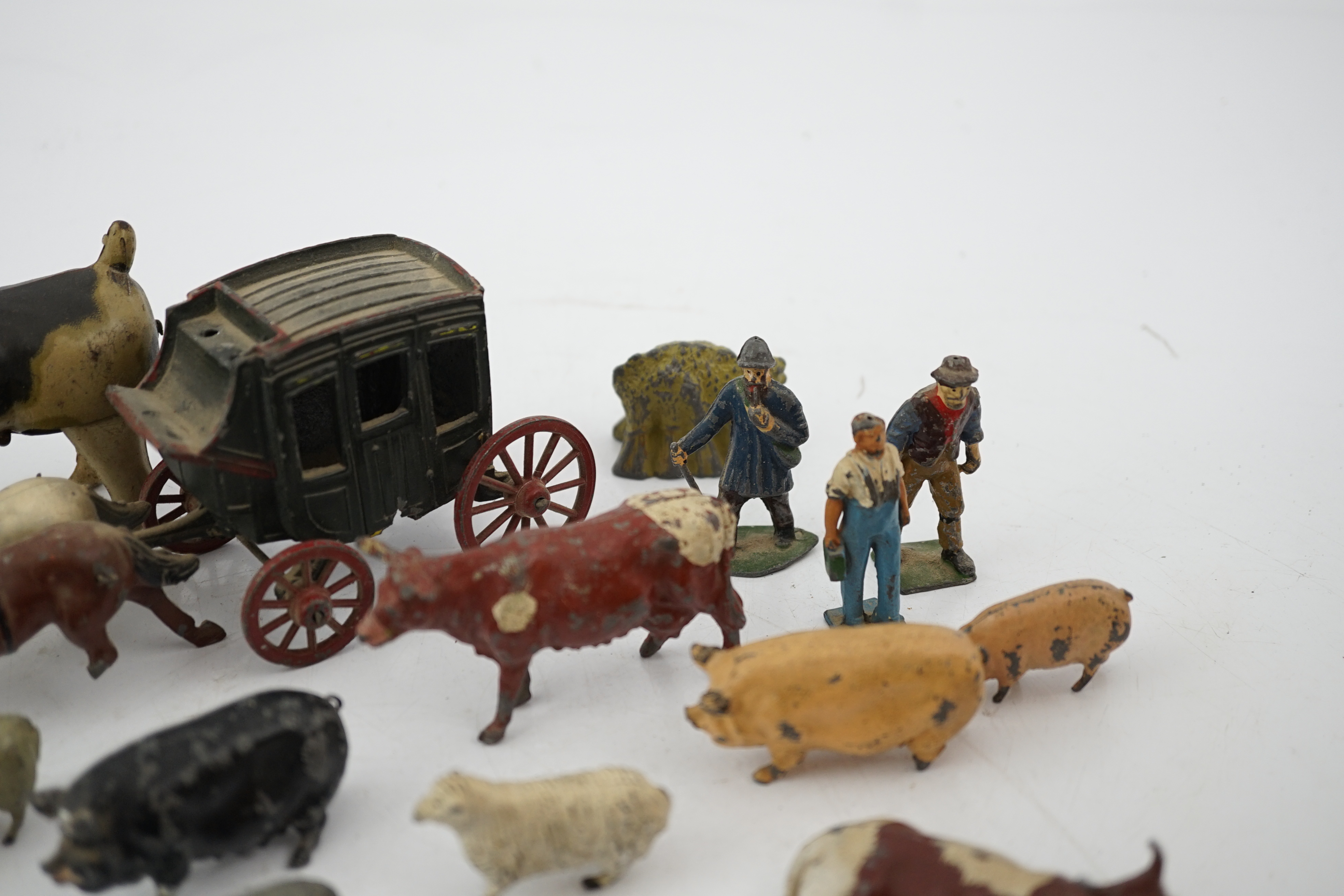 A collection of Britains, etc. lead farm animals and accessories, including the farmer, farmer’s - Bild 5 aus 18