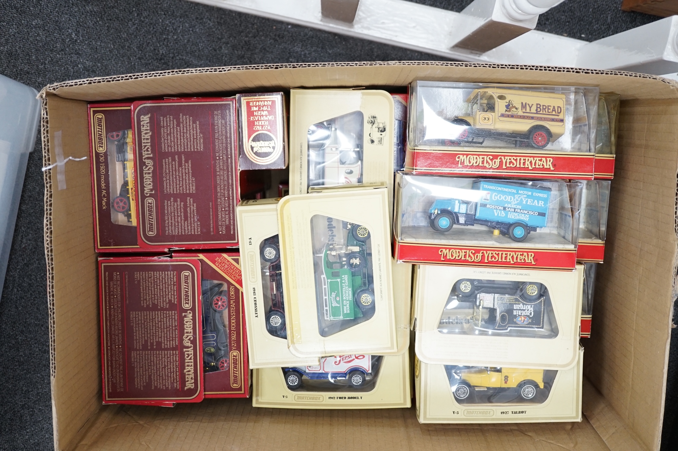 Sixty-six Matchbox Models of Yesteryear, in cream or maroon era boxes, including cars, commercial - Image 8 of 12