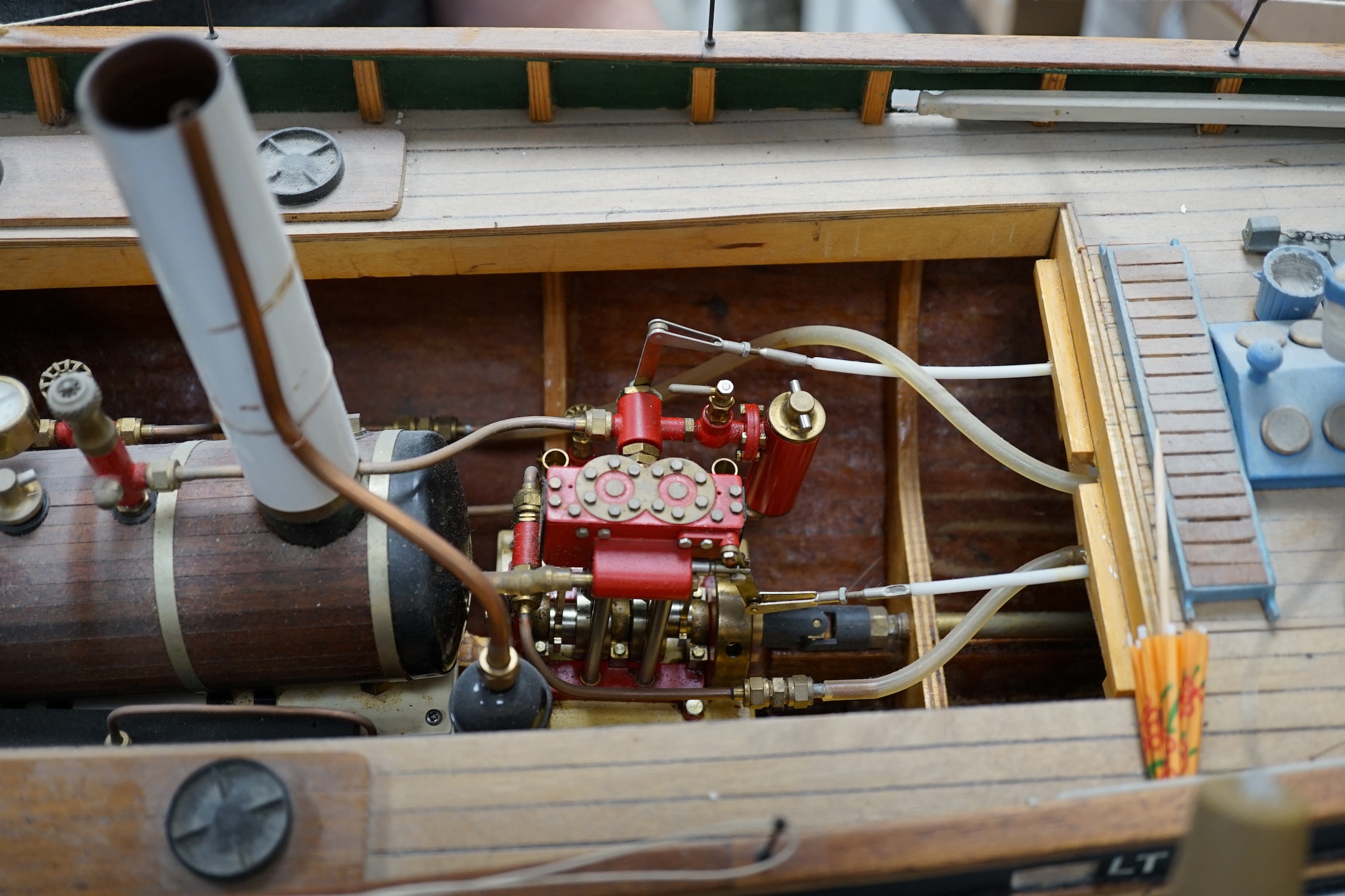 A kit-built Maxwell Hemmens pond yacht style live steam model of a herring drifter, LT210, 120cm - Image 8 of 10
