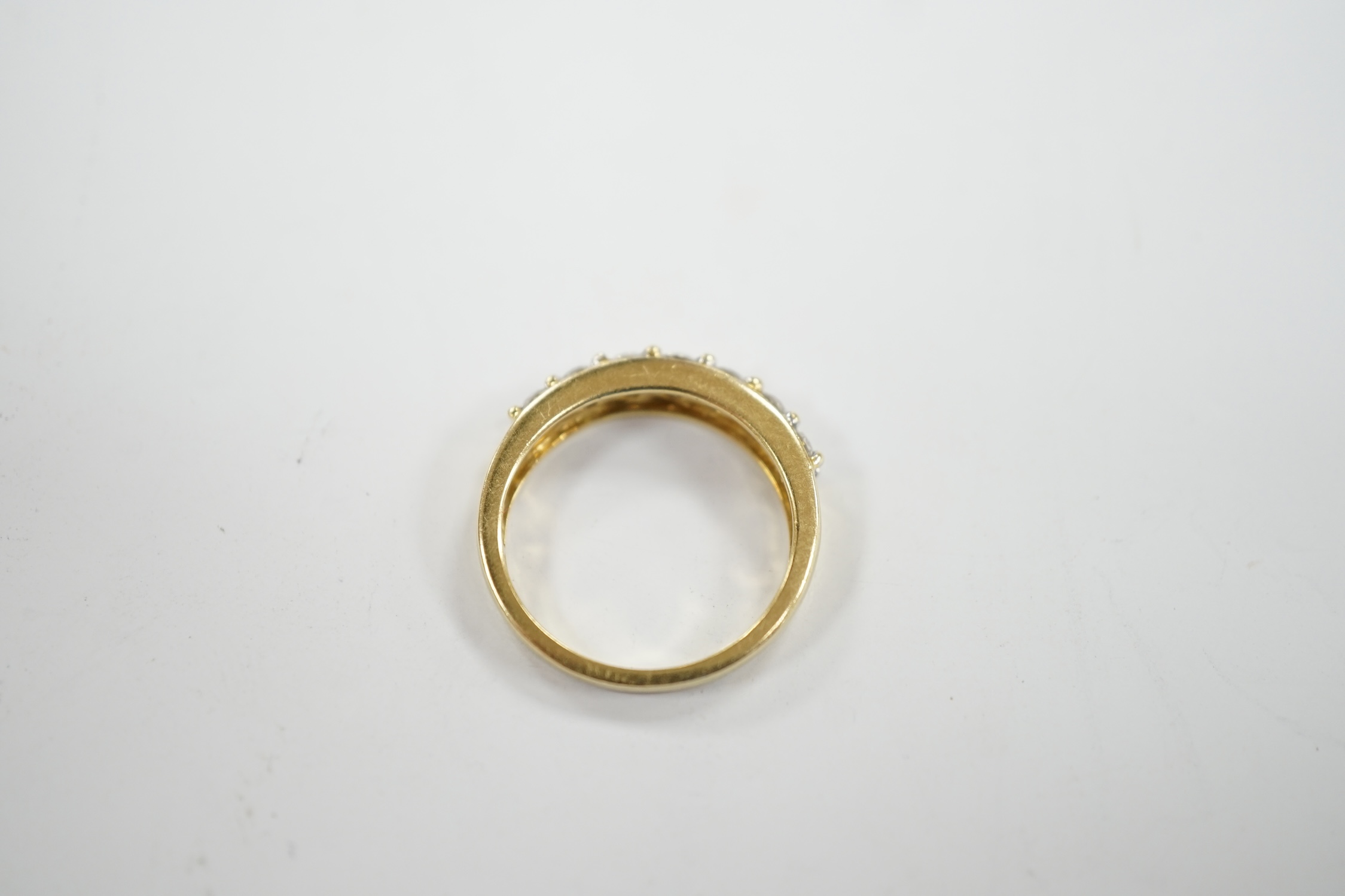 A modern 18ct gold and seven stone diamond set half hoop ring, size N, gross weight 4 grams. - Image 4 of 4