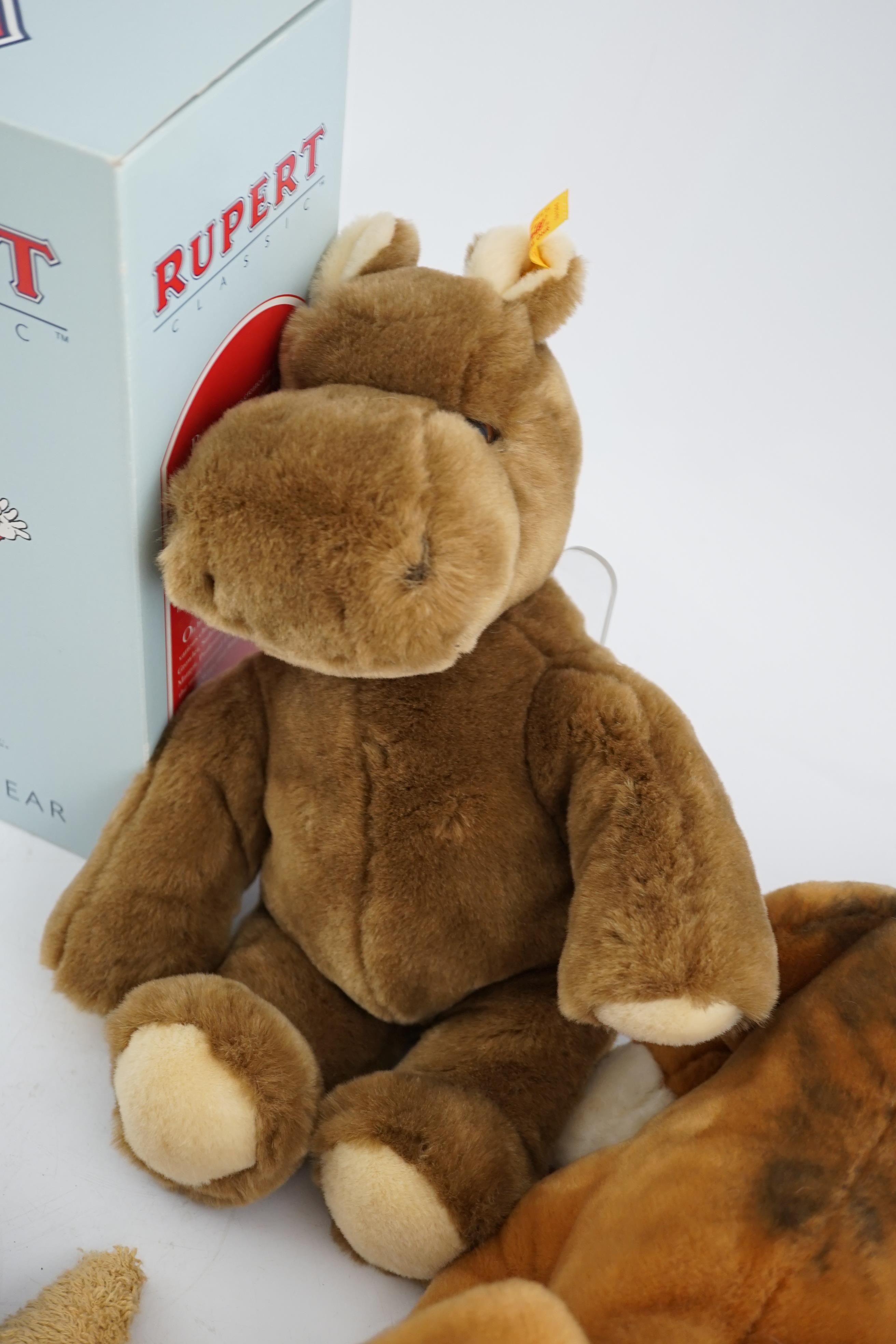 Four Steiff toys including Boxer dog and Rupert Bear - Bild 7 aus 14