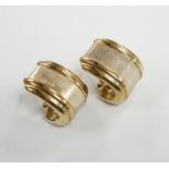 A modern pair of 375 earrings, with central textured band, 18mm, 4.9 grams.