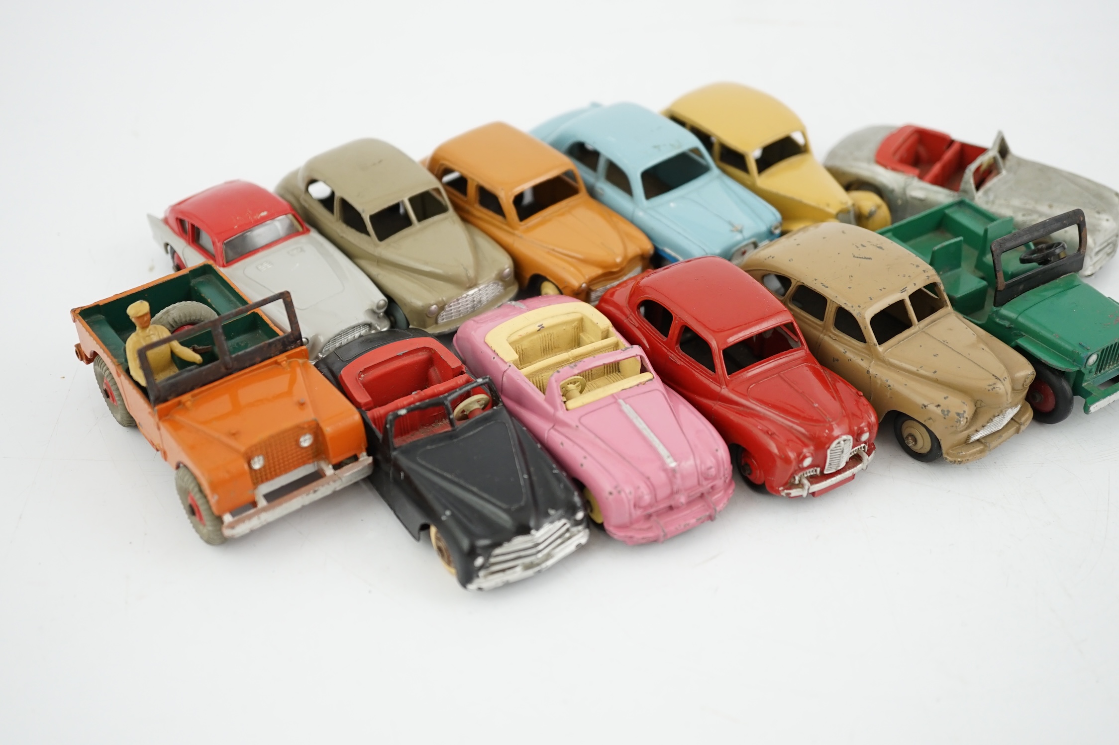 Twelve Dinky Toys, including; Austin Somerset, Triumph, Ford Zephyr, Morris Oxford, Vanguard, - Bild 3 aus 5