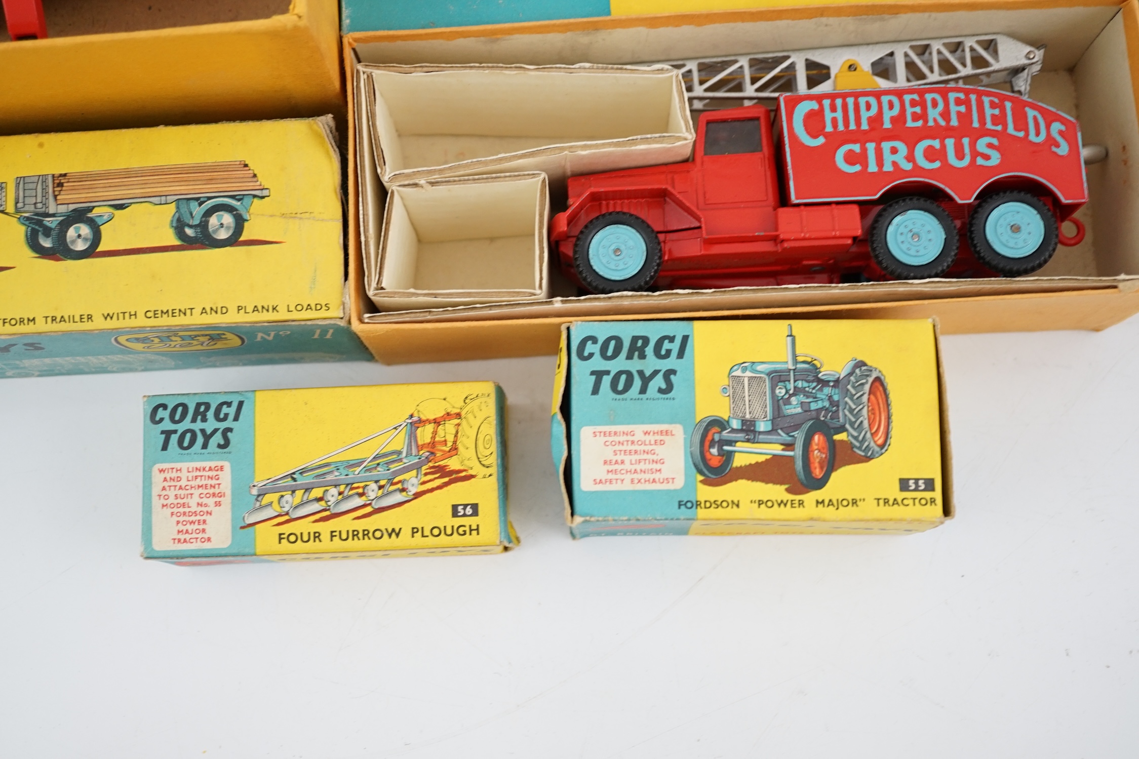 Seven boxed Corgi Toys and Major Toys; a Carrimore Low-Loader (1100), a Massey-Ferguson “780” - Image 6 of 7