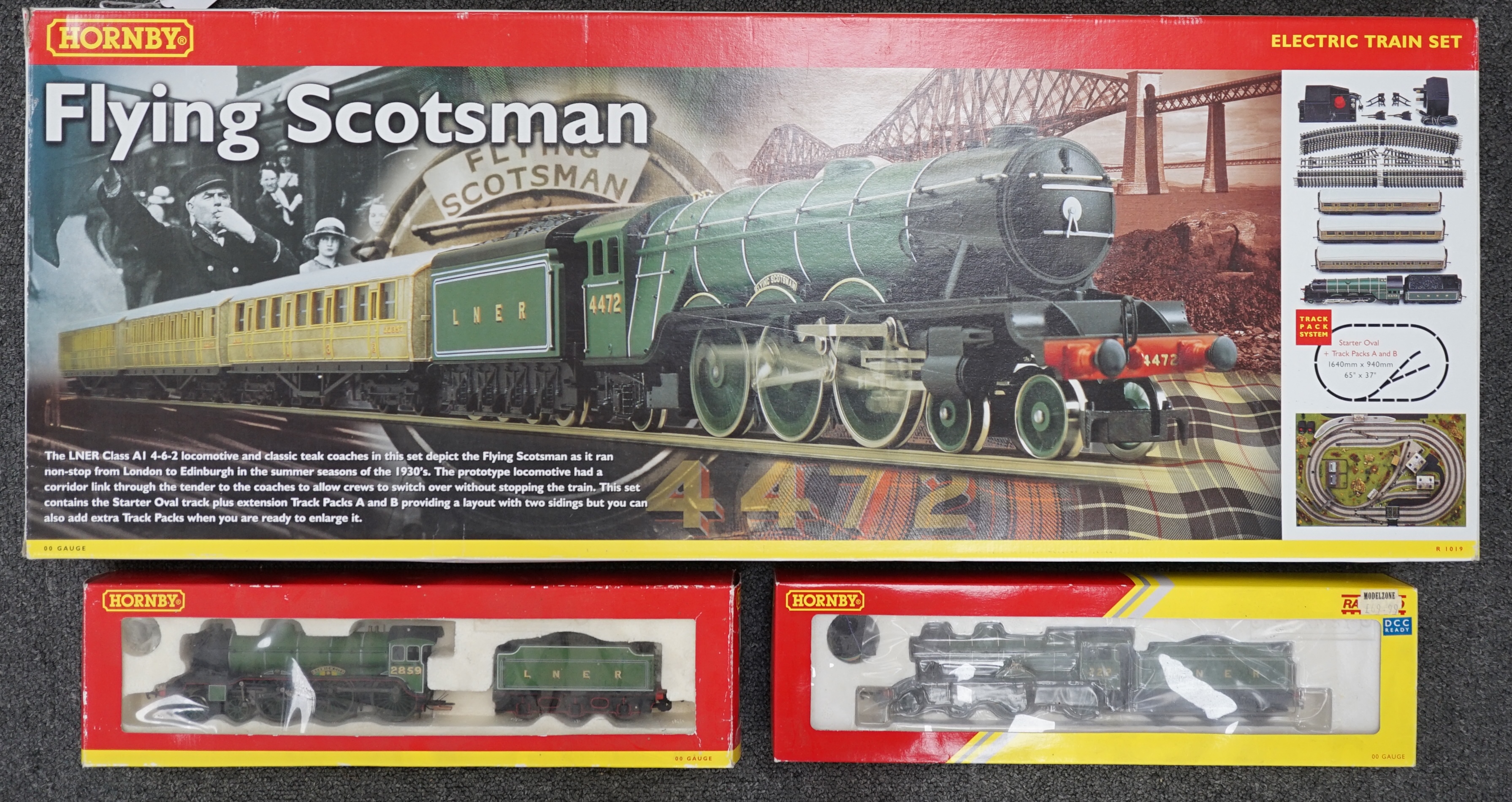 Nine Hornby 00 gauge LNER model railway items, including; a Flying Scotsman train set (R1019) - Image 5 of 8