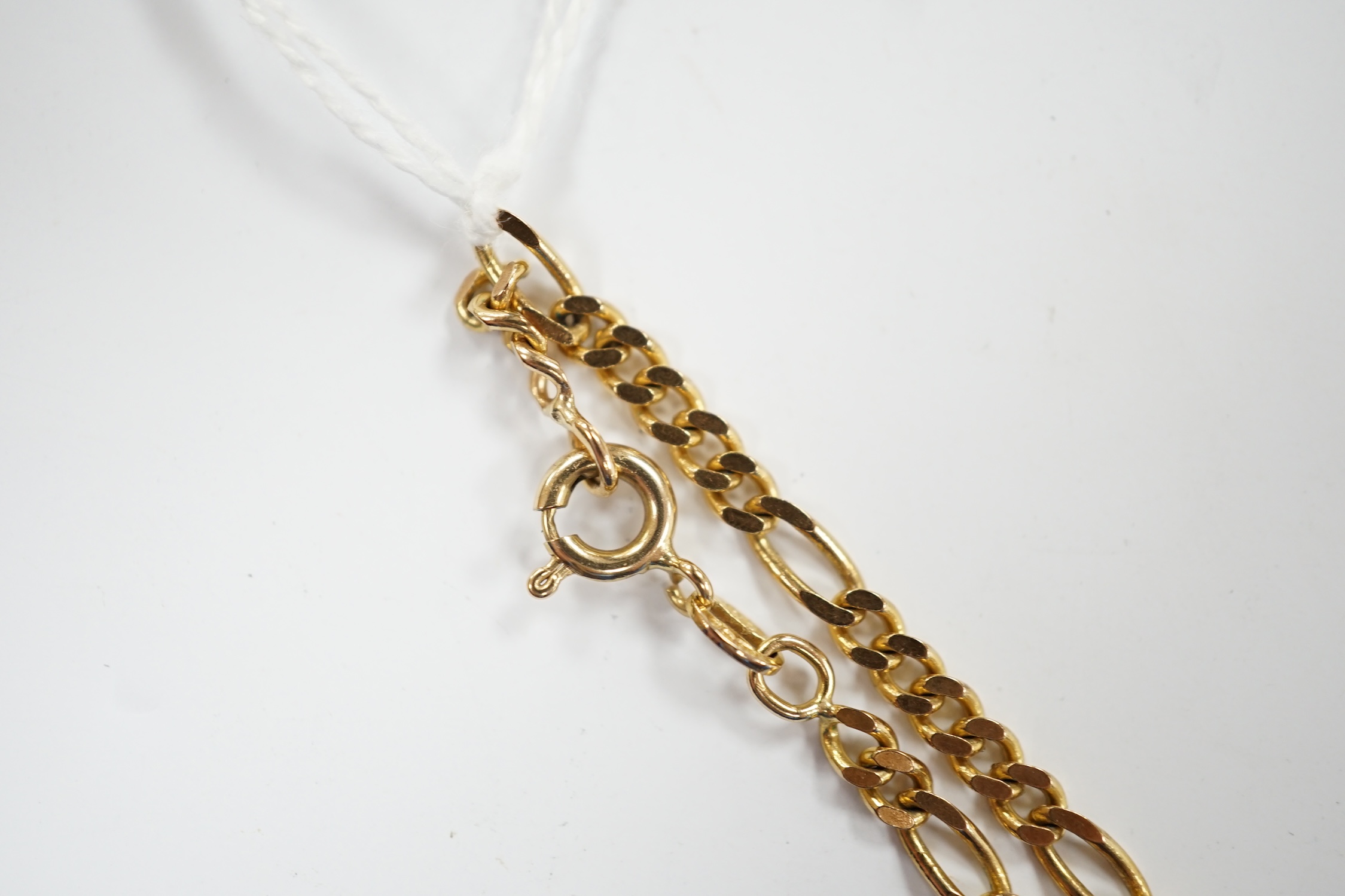 A modern 9ct gold flat curb link chain, 36cm, 7.7 grams. - Bild 3 aus 3