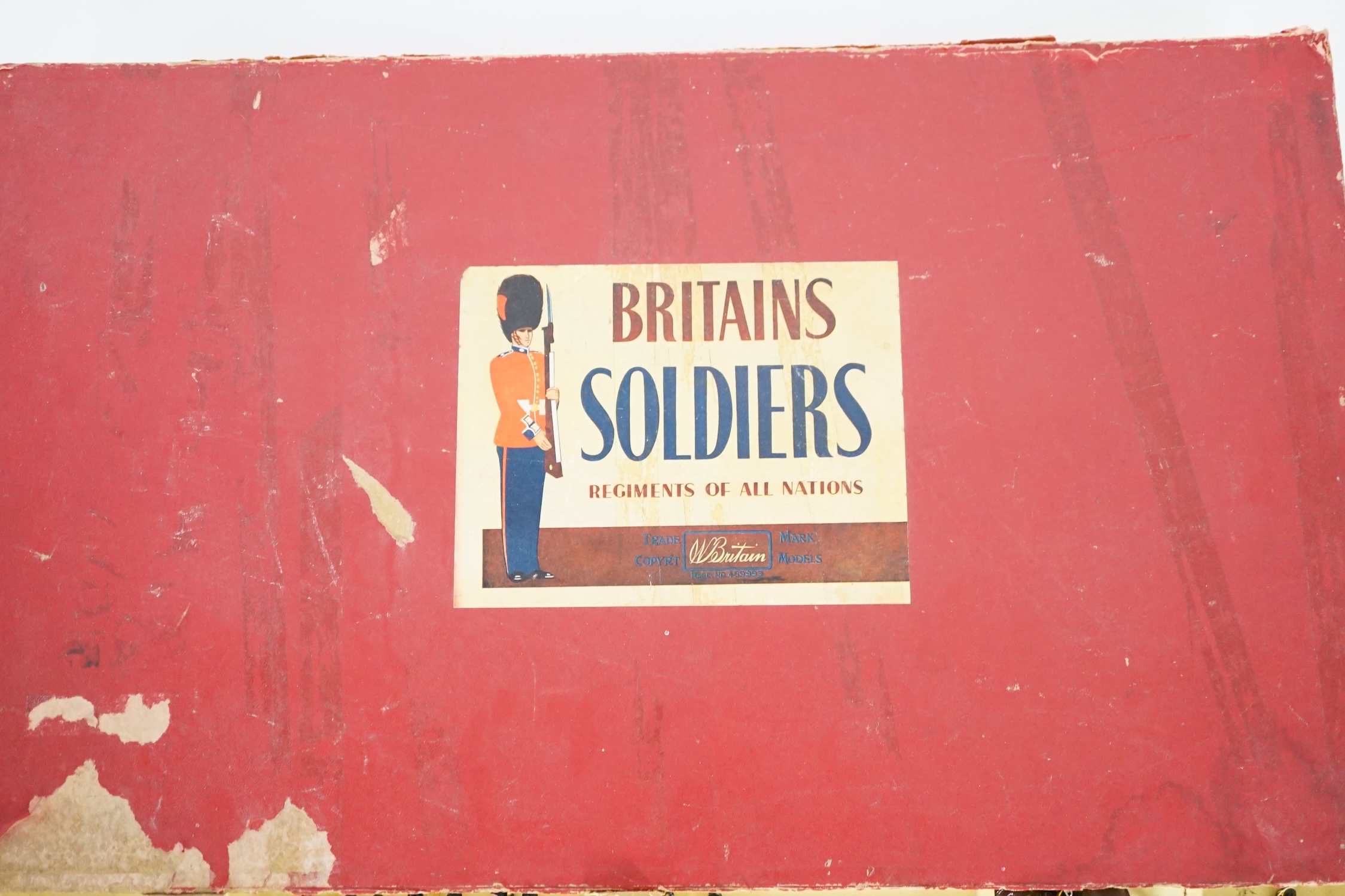 A Britains ‘Regiments Of All Nations’ series box of lead soldiers, including twelve Scottish - Bild 2 aus 7