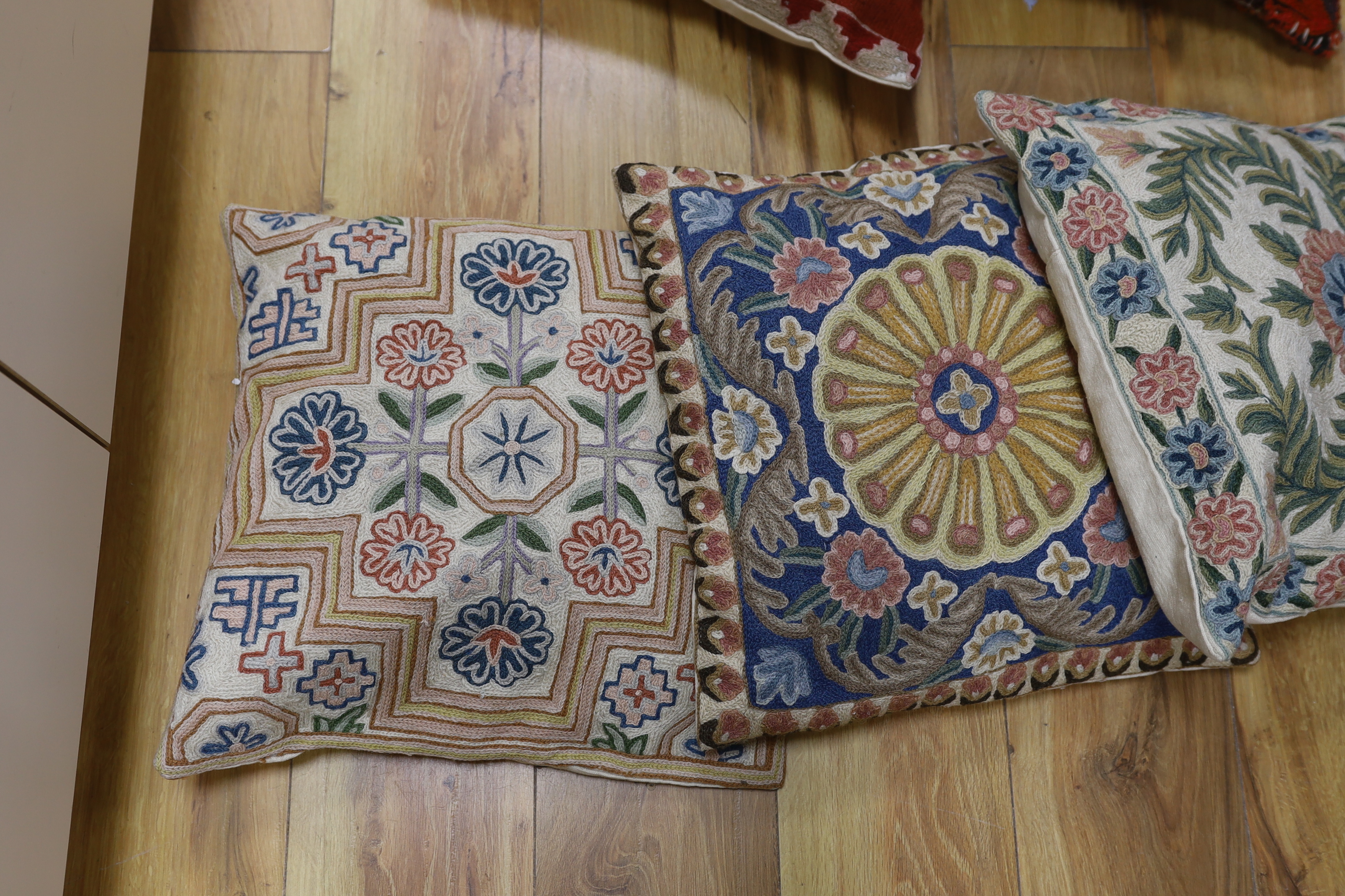 Five wool worked chain stitch cushions, approximately 38cm x 40cm - Image 2 of 4