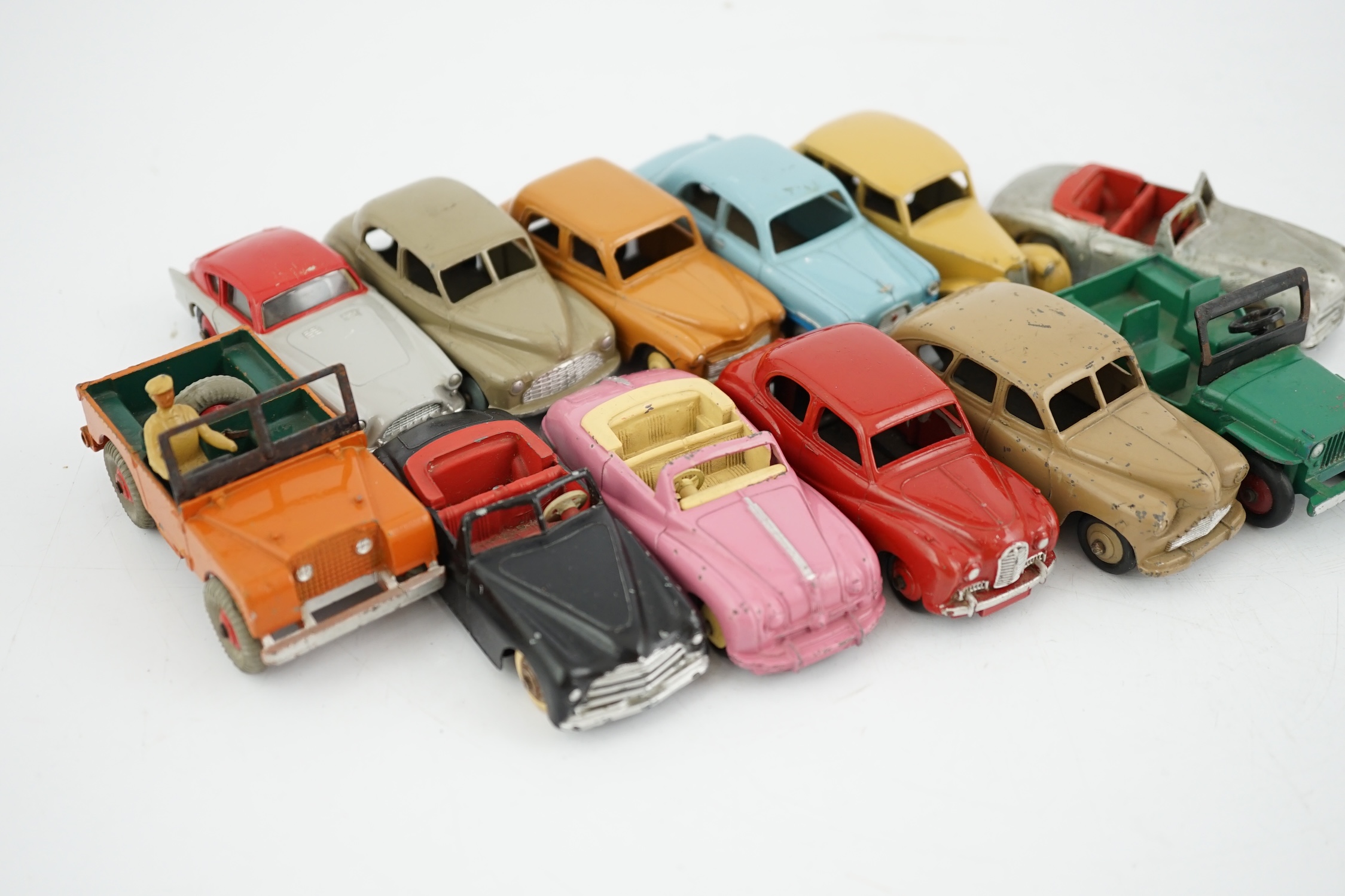 Twelve Dinky Toys, including; Austin Somerset, Triumph, Ford Zephyr, Morris Oxford, Vanguard, - Bild 2 aus 5