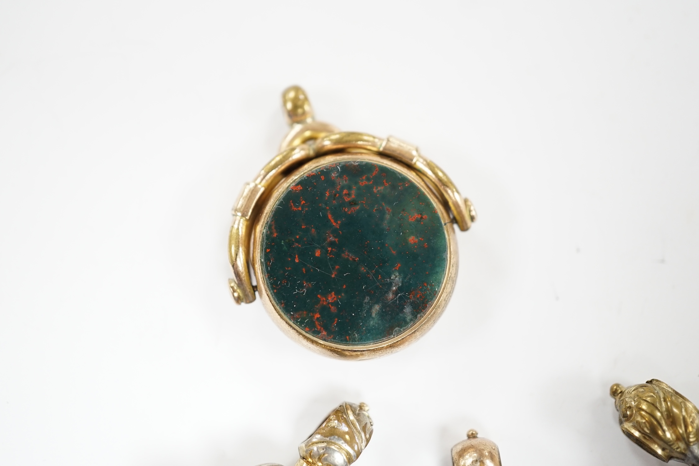 Four assorted 19th century fob seals including a 9ct and chalcedony set spinning fob, 32mm. - Image 2 of 4