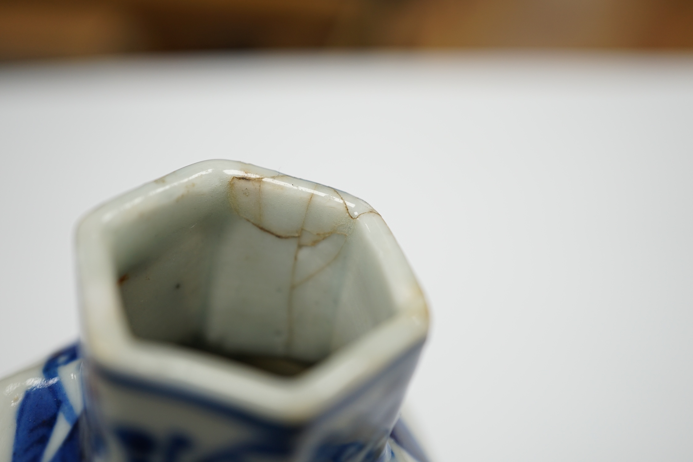 A small Chinese blue and white hexagonal vase, 19th century, 14cm - Image 6 of 6