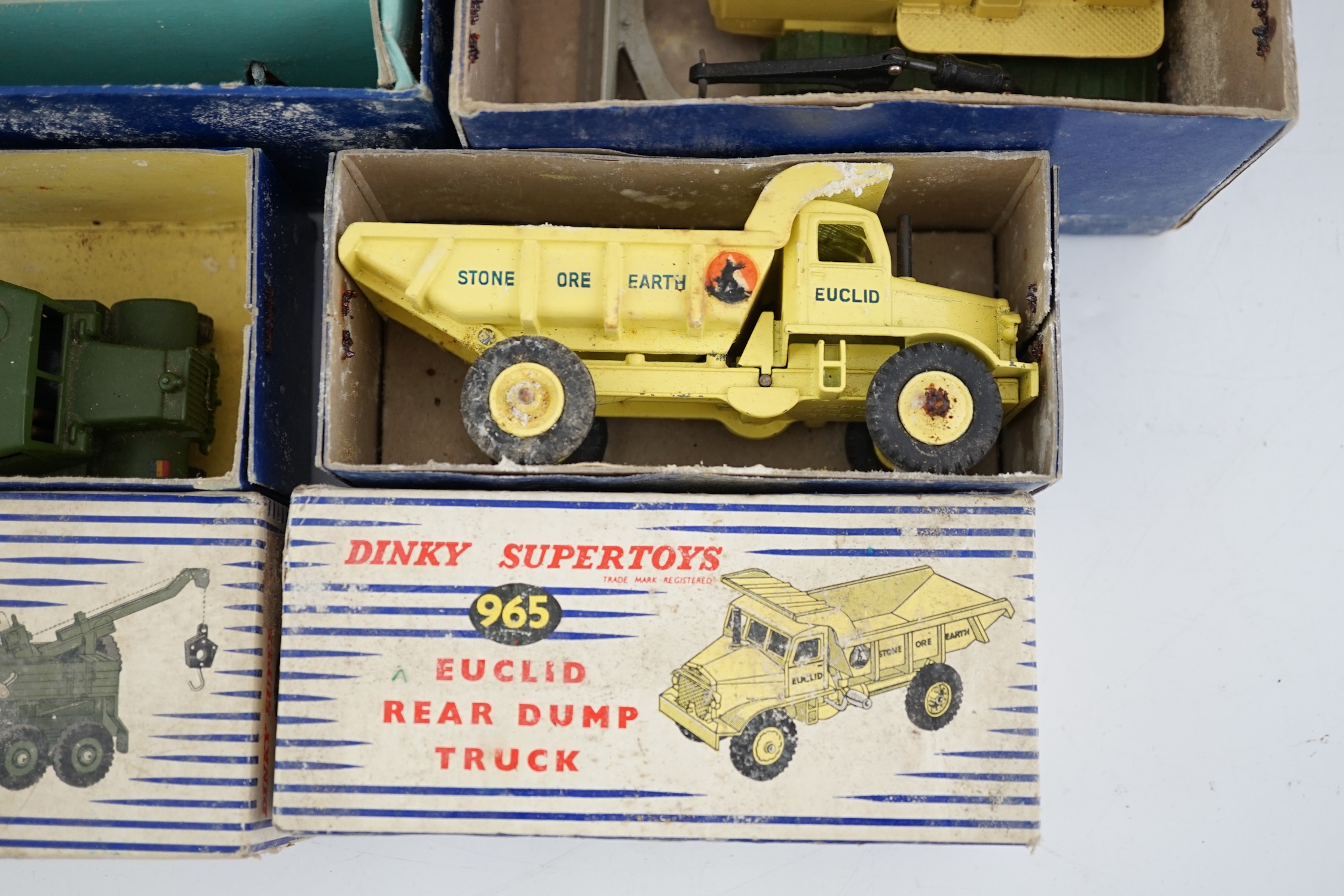 Thirteen Dinky Toys and Supertoys, etc. including; an MGB (113), a Riley Pathfinder, a Triumph - Bild 11 aus 14