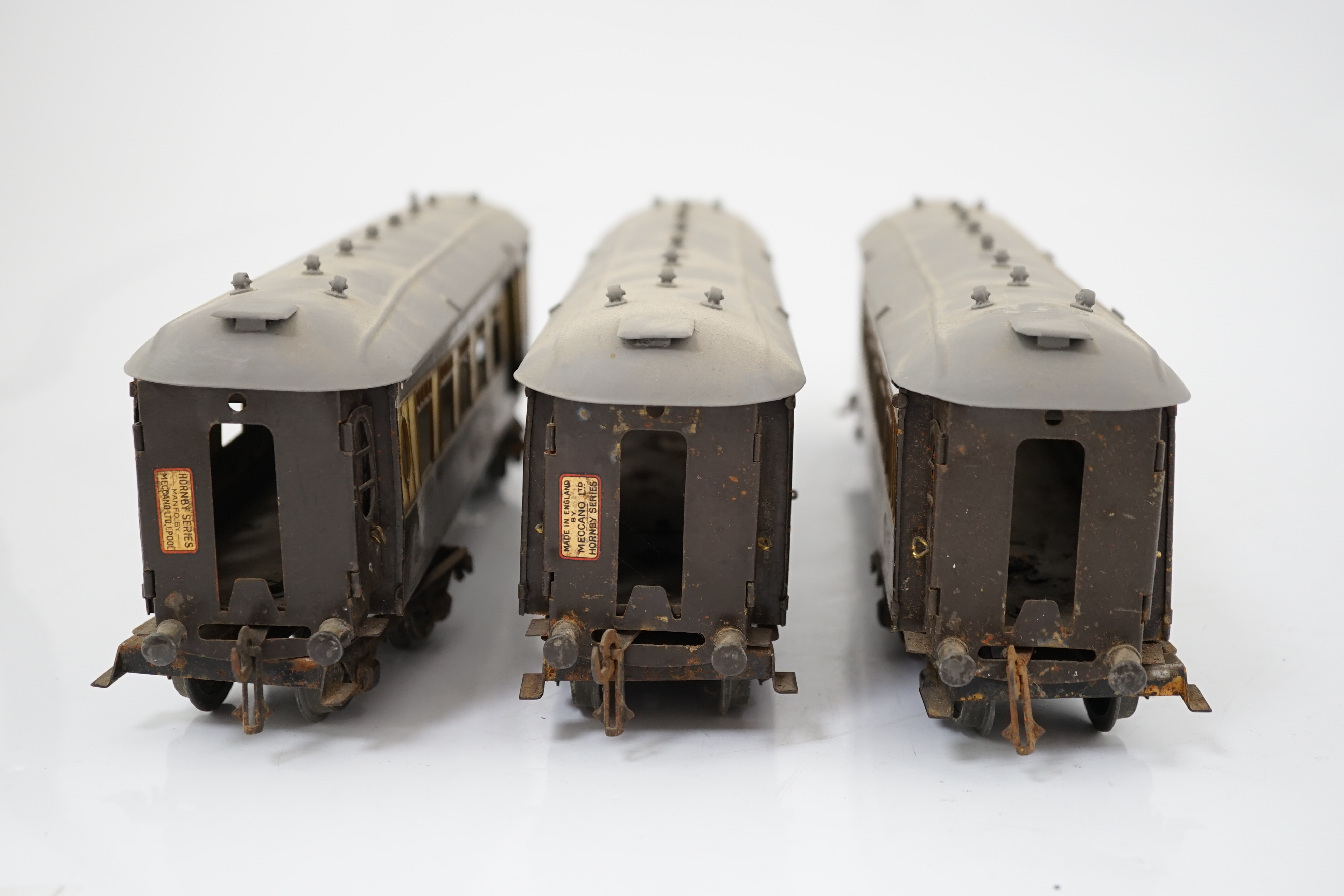 Three Hornby Series 0 gauge tinplate Pullman cars; Loraine, Arcadia and Montana - Image 6 of 9