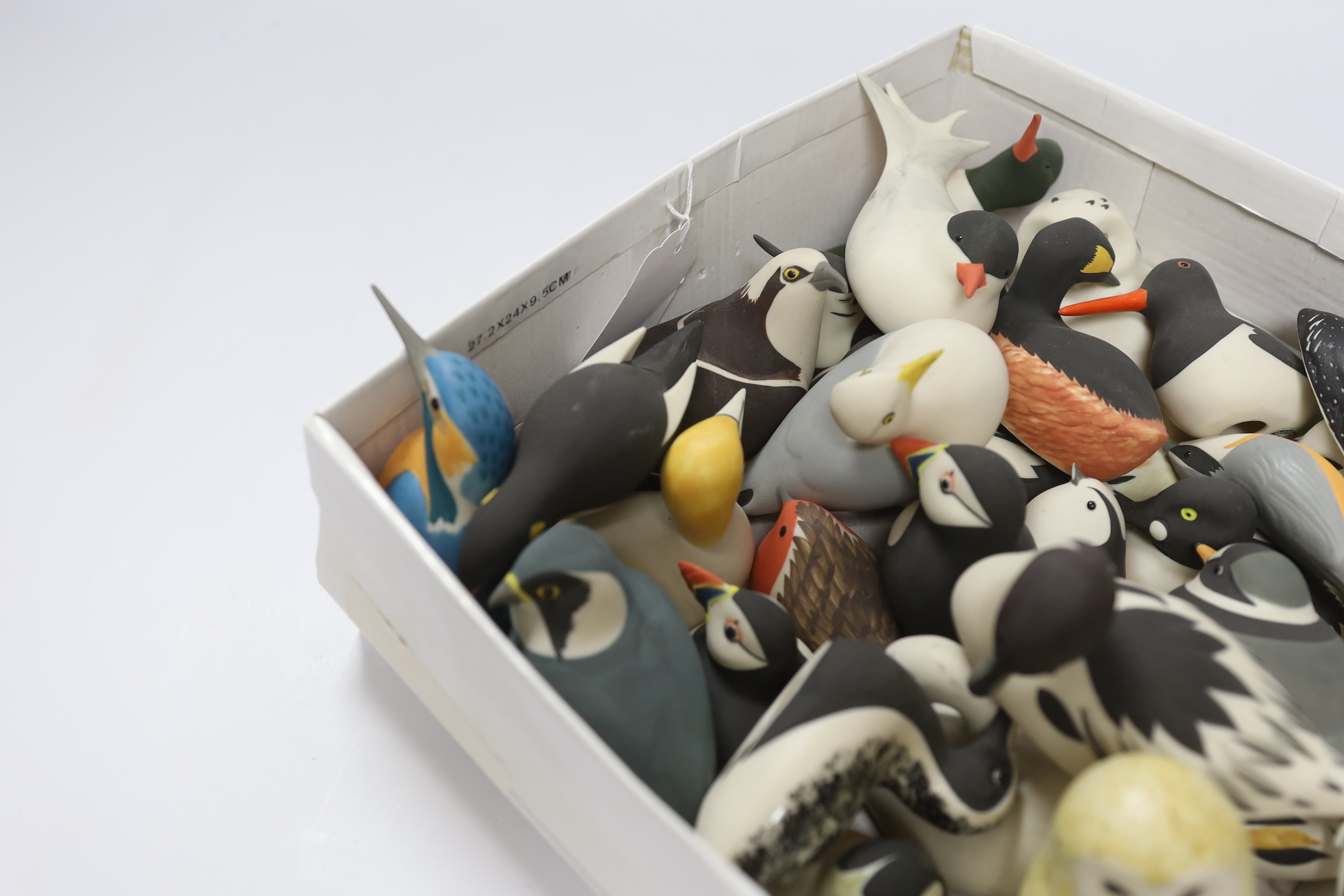 A collection of Isle of Arran ceramic birds - Bild 4 aus 4