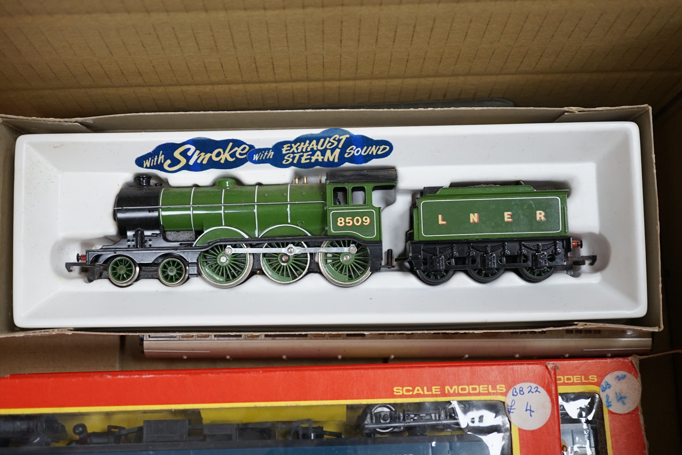 Fifteen 00 gauge model railway items by Hornby Railways, Lima, etc. including six locomotives; a - Image 12 of 12