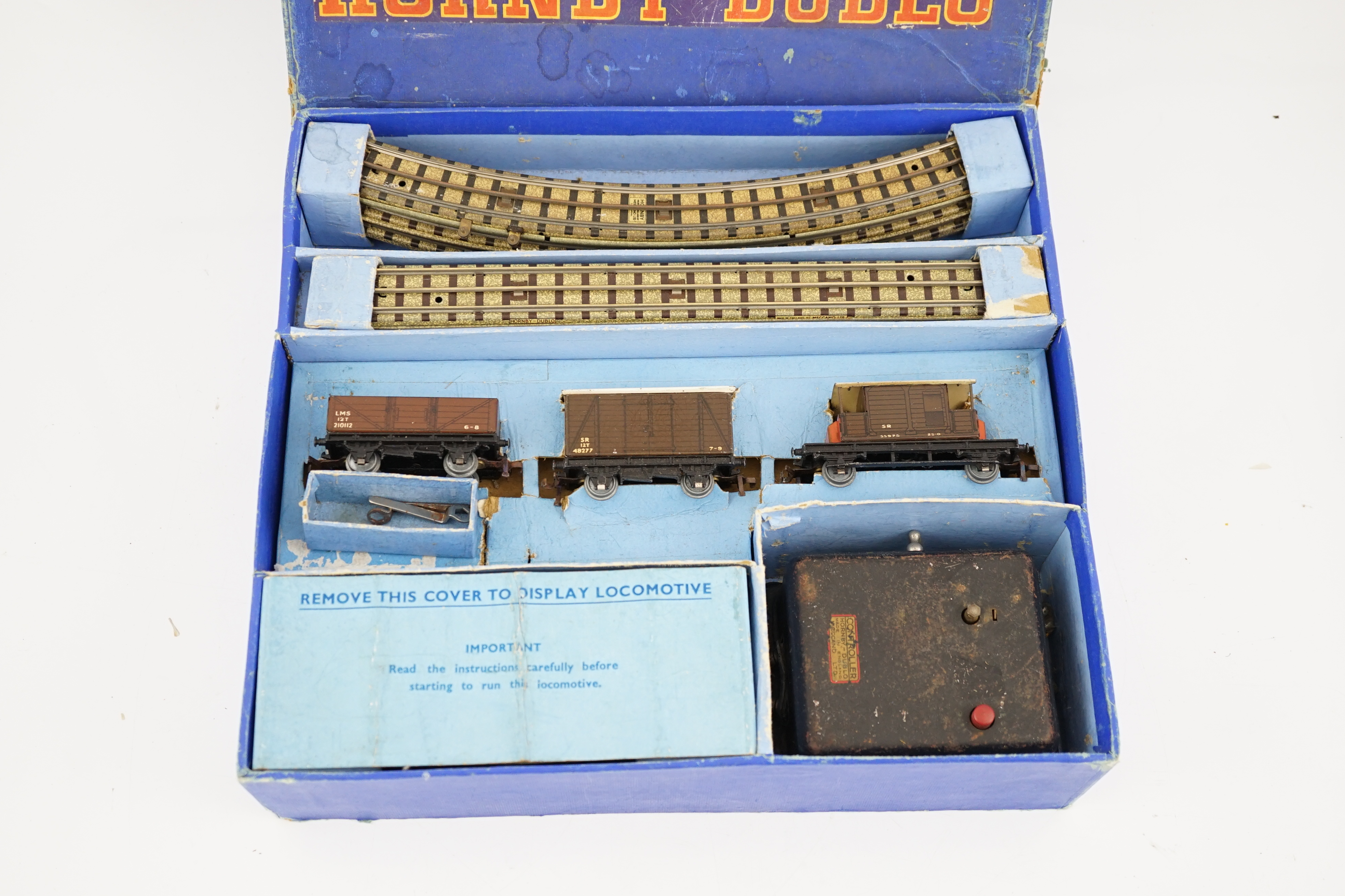 A boxed Hornby Dublo EDG7 Southern Railway Tank Goods Set, comprising of an SR Class N2 0-6-2T - Image 2 of 10