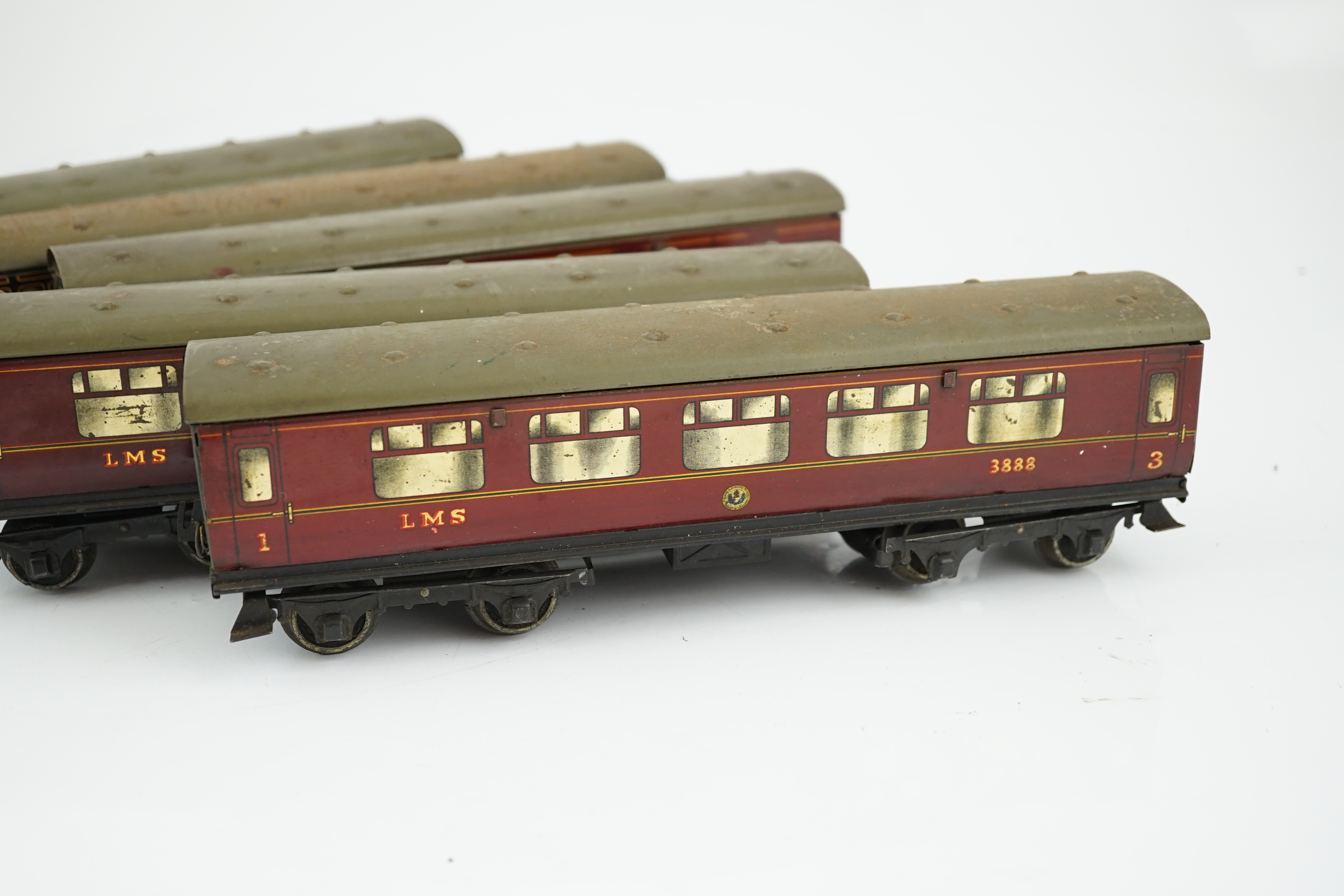 Five Hornby 0 gauge tinplate No.2 coaches in LMS livery - Image 3 of 10