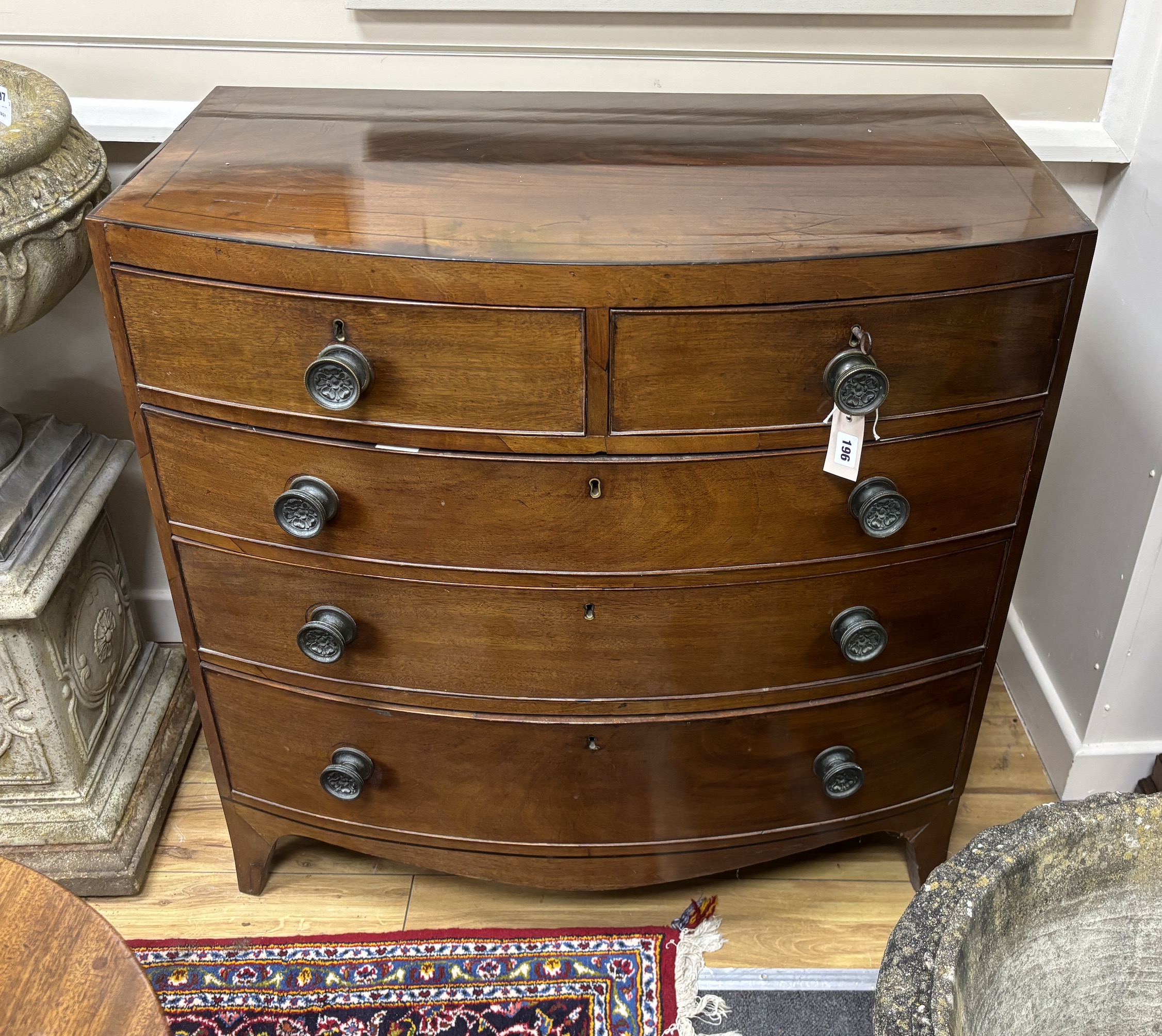 A Regency mahogany bow front chest of drawers, width 92cm, depth 52cm, height 91cm