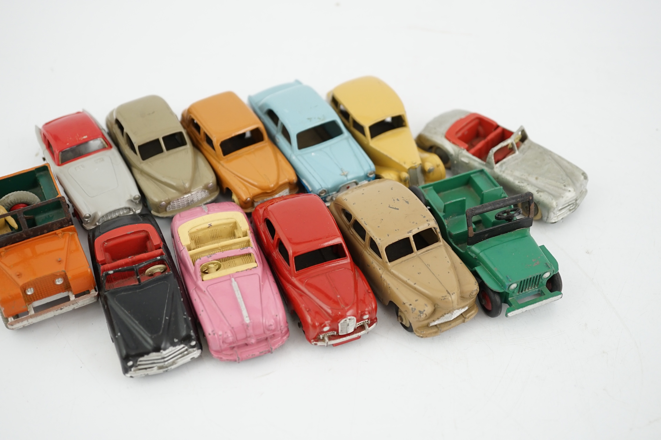 Twelve Dinky Toys, including; Austin Somerset, Triumph, Ford Zephyr, Morris Oxford, Vanguard, - Bild 4 aus 5