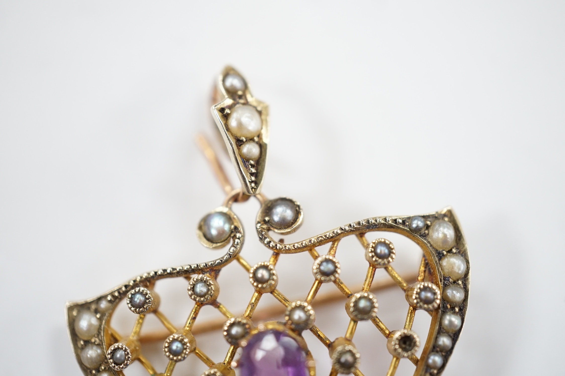 An Edwardian Art Nouveau 9ct, amethyst and seed pearl set drop pendant, 50mm, gross weight 5.2 - Image 5 of 6