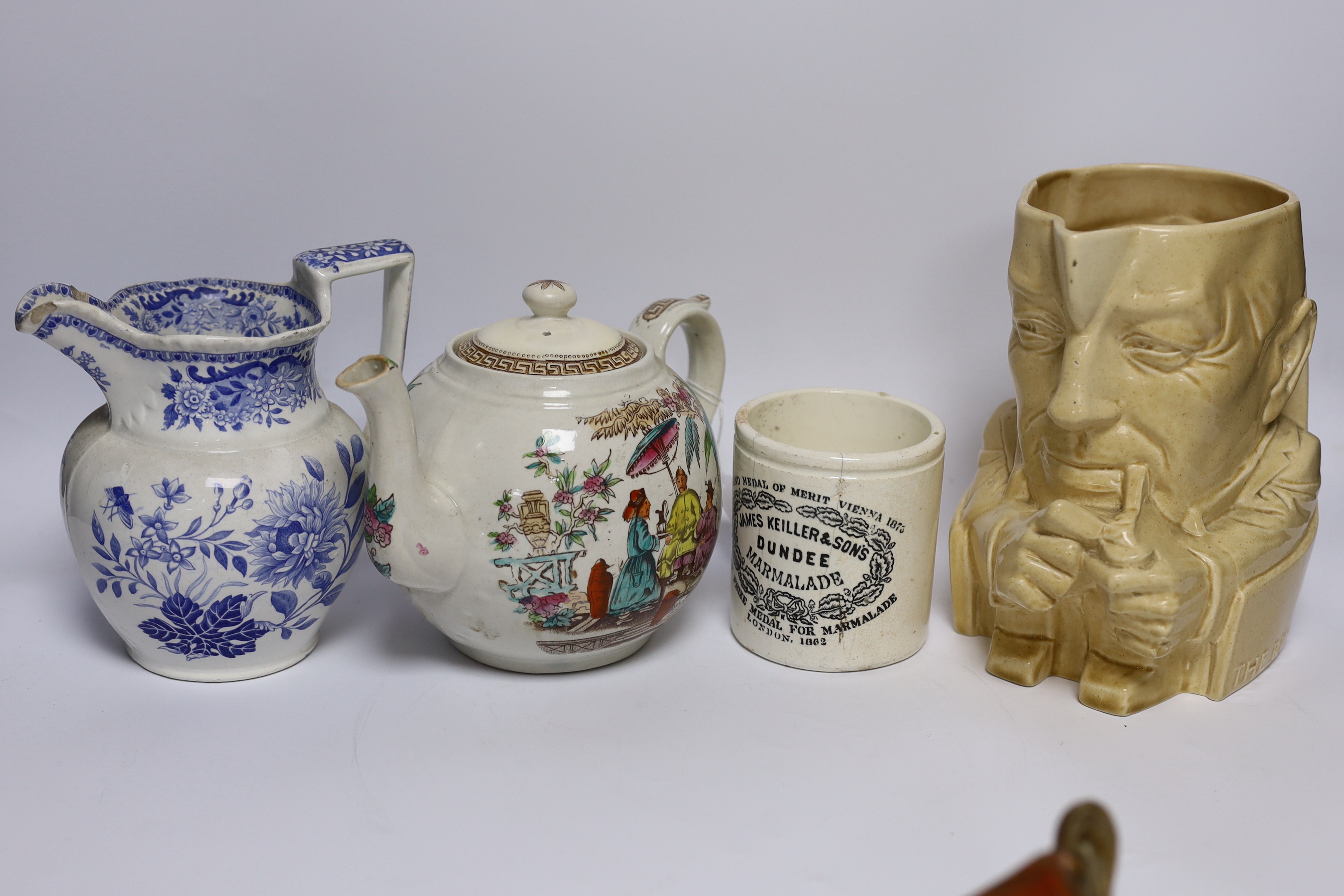 A mixed collection of porcelain to include a pair of transfer printed blue and white verse plates, - Image 5 of 6