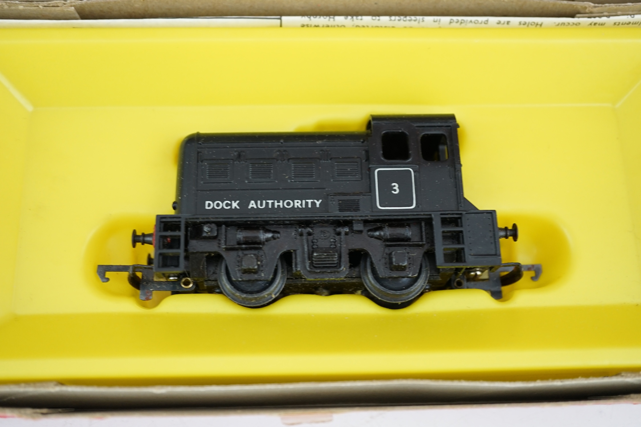 Fifteen 00 gauge model railway items by Hornby Railways, Lima, etc. including six locomotives; a - Image 9 of 12