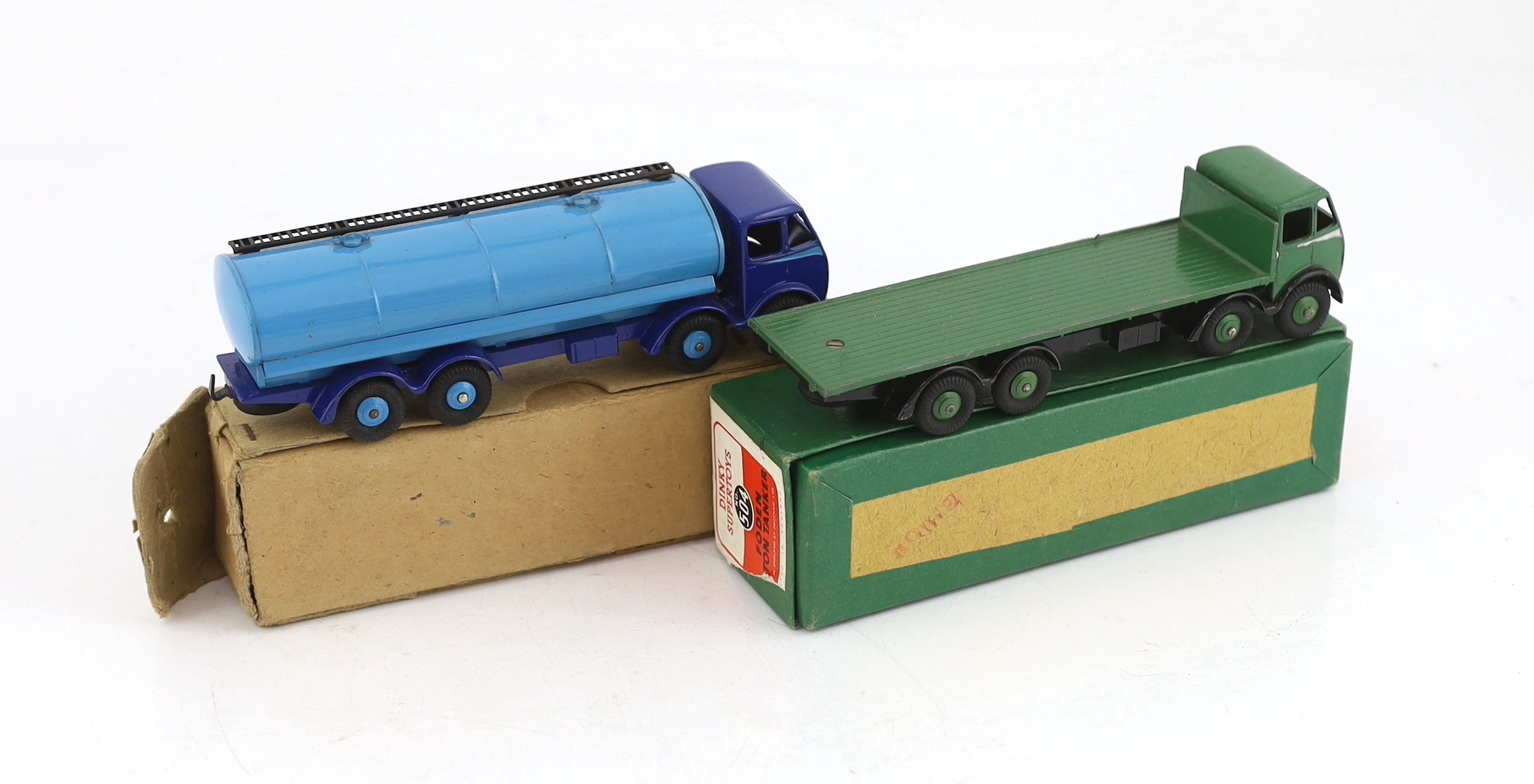 Two boxed Dinky Supertoys first type Fodens; a 14-ton tanker (504), with dark blue cab and - Image 4 of 4