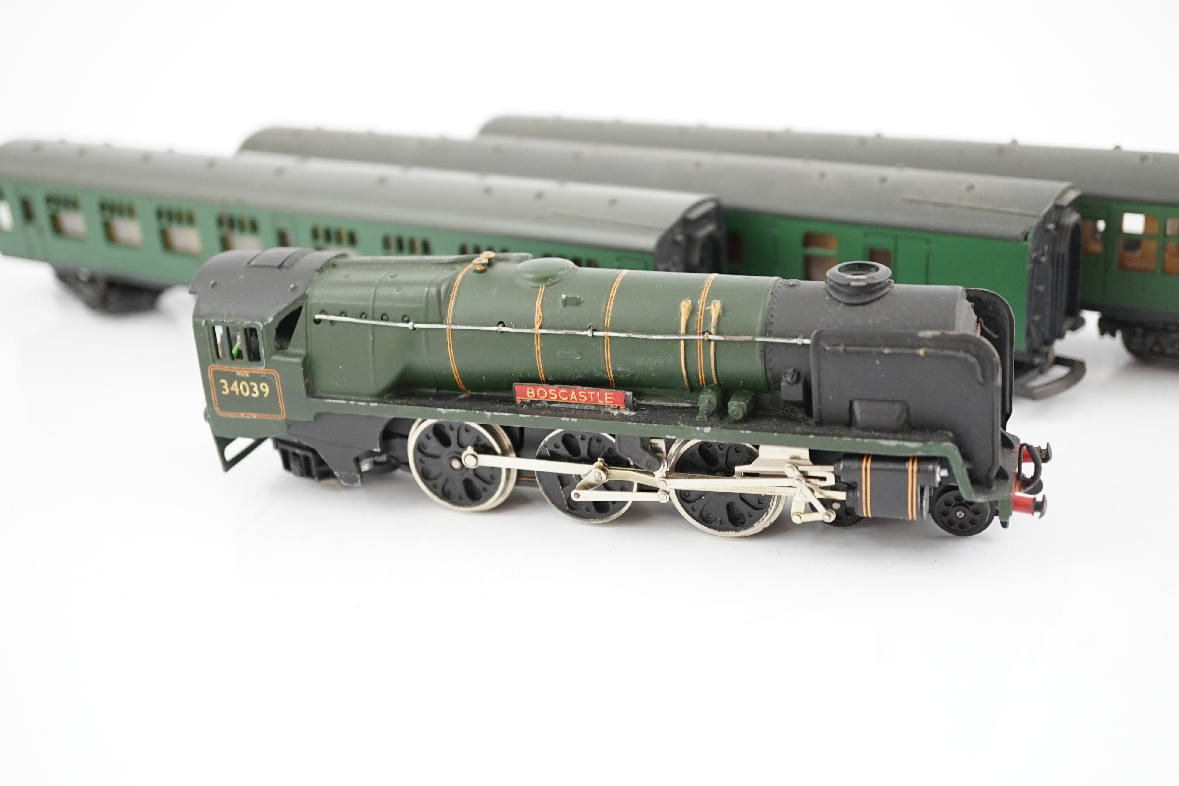 Sixteen 00 gauge model railway items by Hornby, Lima, etc. including a BR West Country Class 4-6- - Image 6 of 11