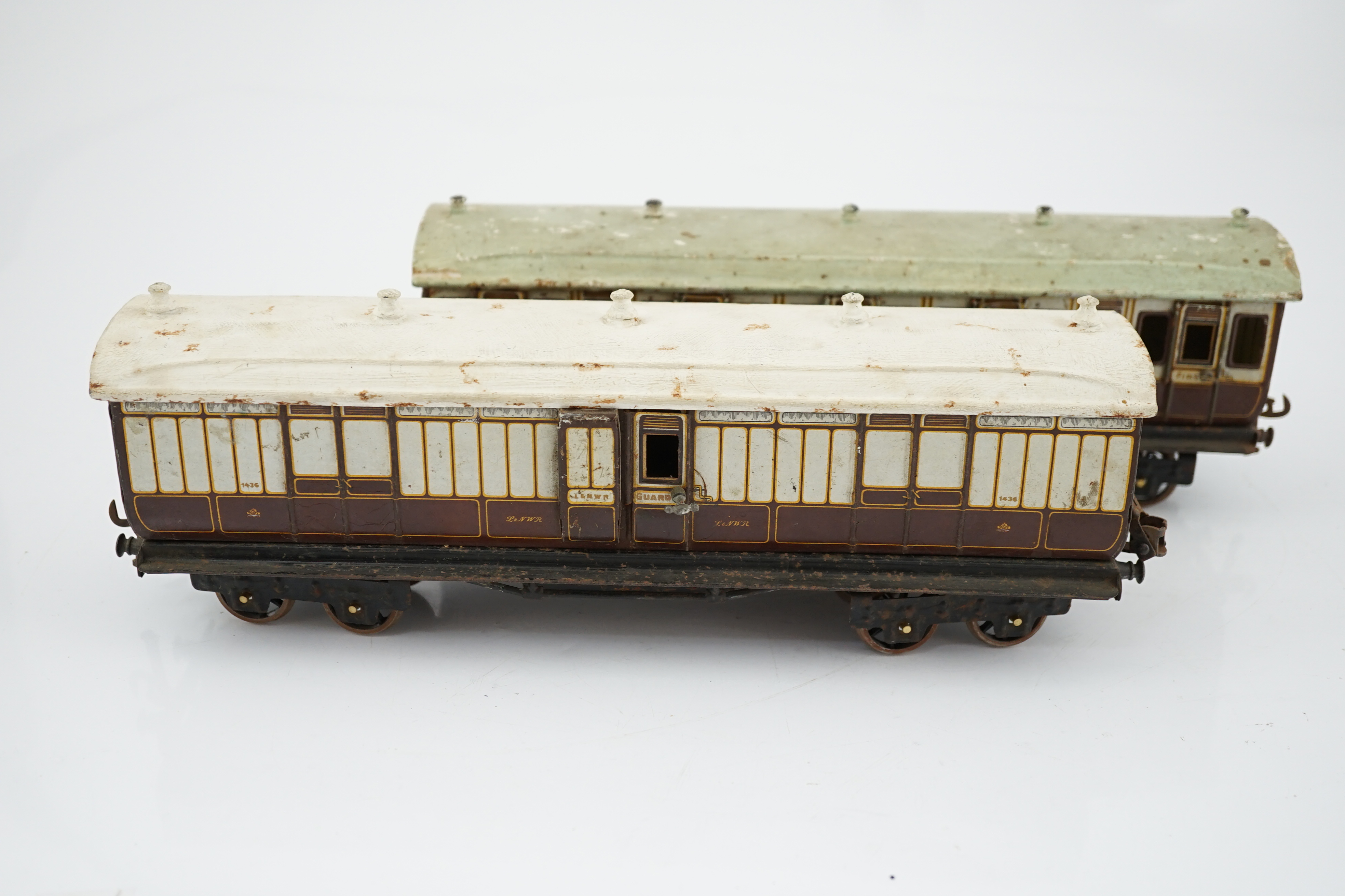 Two Marklin 0 gauge tinplate LNWR coaches; a First Third composite and a Full Guard’s van - Image 4 of 5