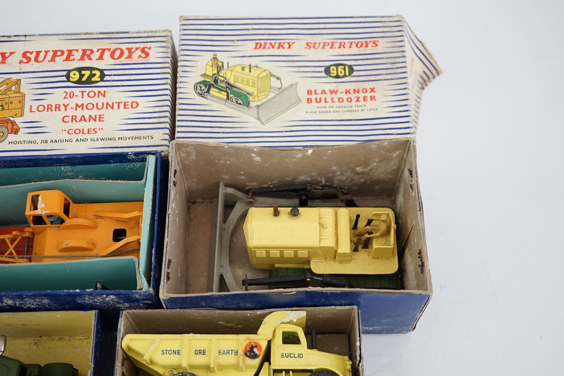 Thirteen Dinky Toys and Supertoys, etc. including; an MGB (113), a Riley Pathfinder, a Triumph - Bild 10 aus 14