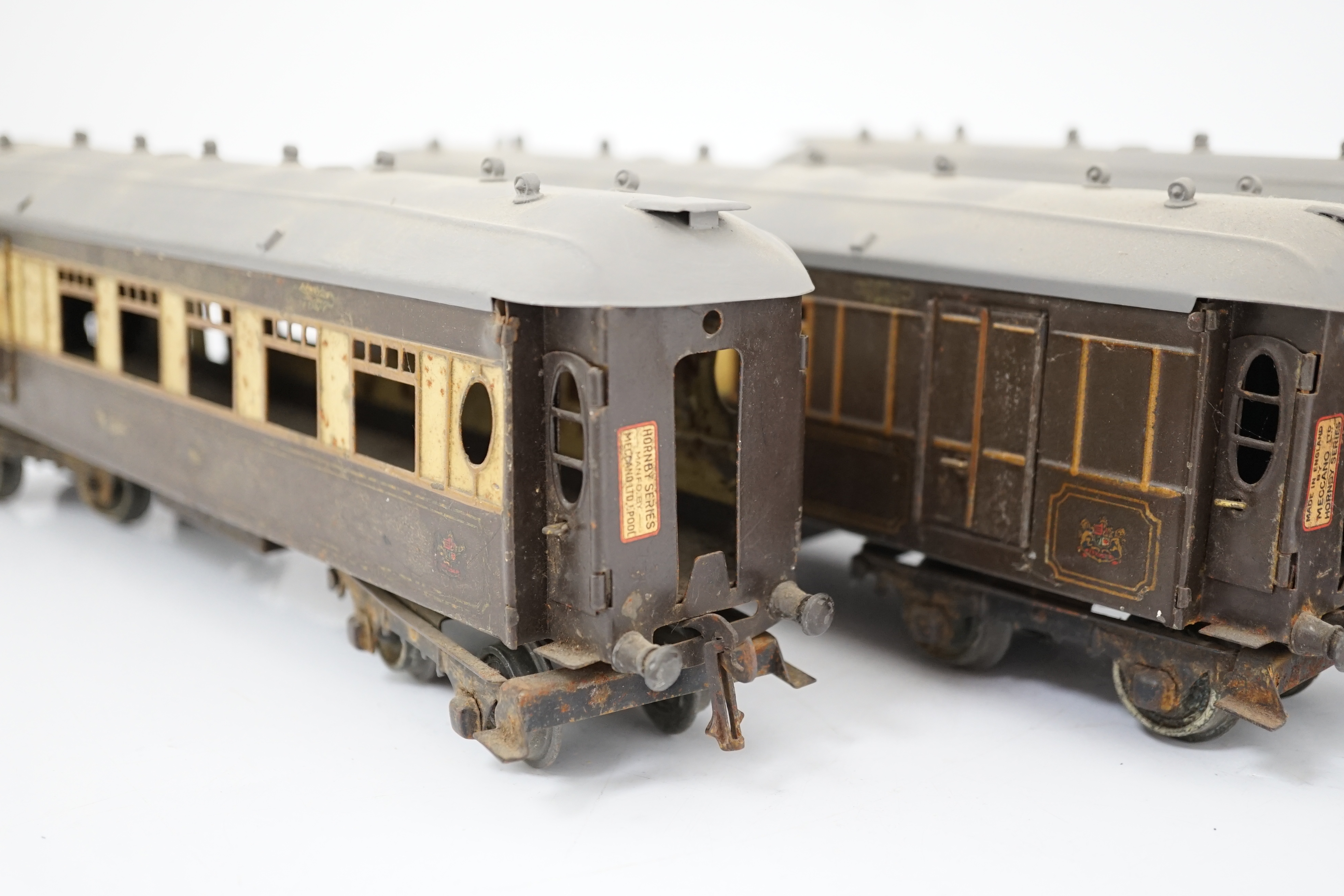 Three Hornby Series 0 gauge tinplate Pullman cars; Loraine, Arcadia and Montana - Image 4 of 9