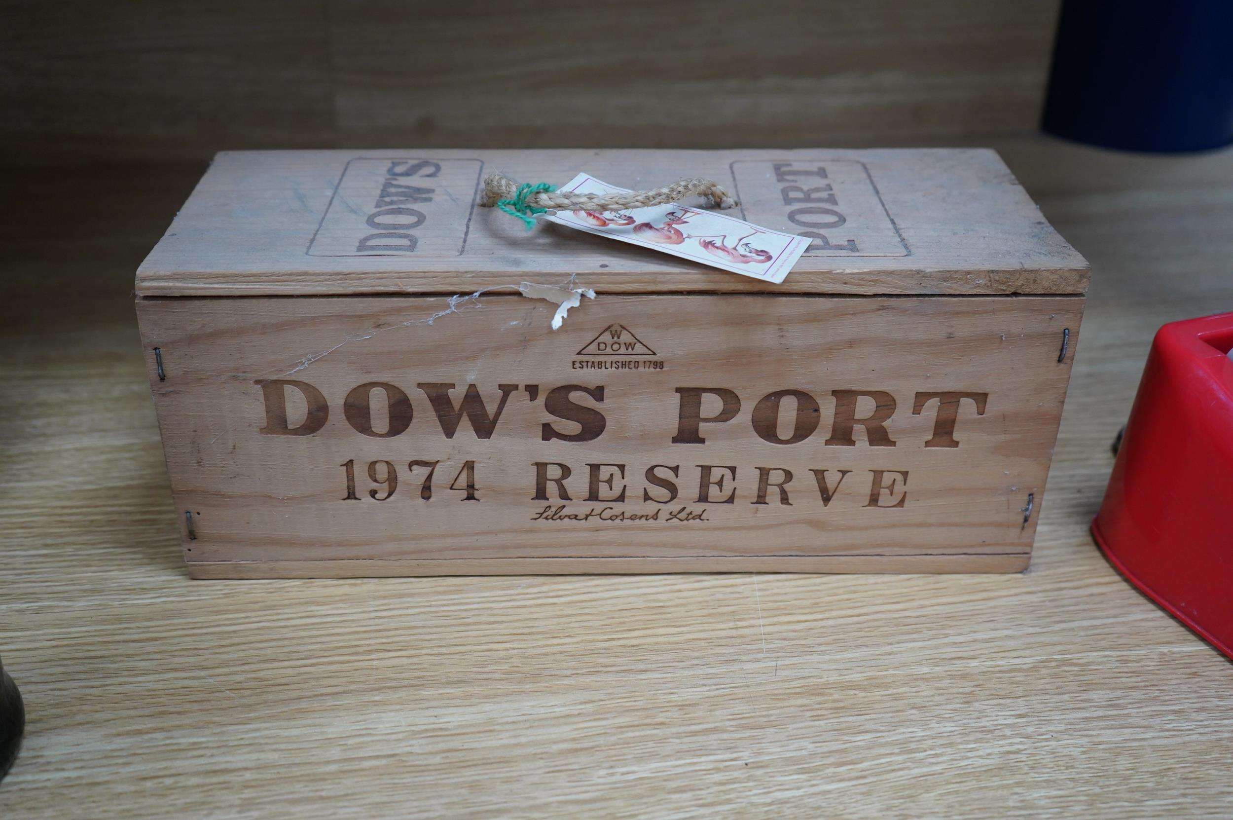 One wooden box of unopened Dow’s Port Reserve 1974, together with a bottle of Sandeman Tawny Port. - Image 4 of 4