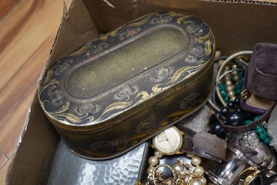 A quantity of assorted plated wares, collectables, watches, shell buckle, white metal and costume - Image 9 of 12