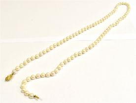 CULTURED WHITE PEARL NECKLACE 69cm long, 92 x 6.4-6.6mm diameter round pearls, showing good